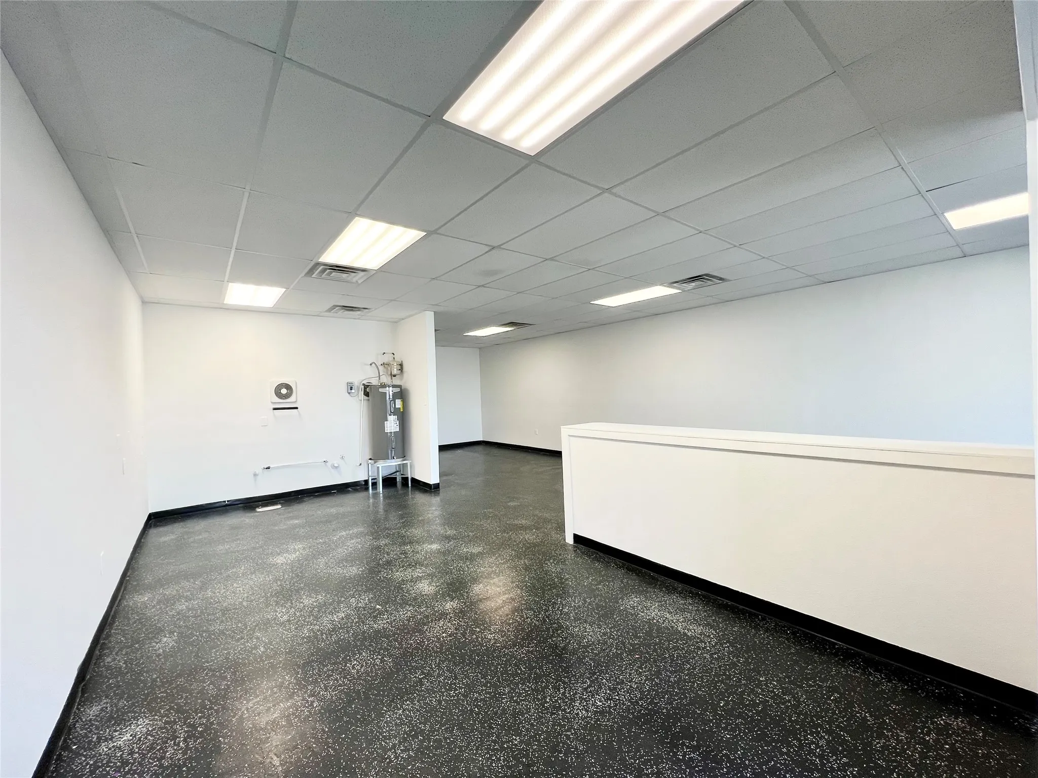 Office For Rent in Parker County , 1414 S Main Street, Weatherford, Texas 76086, 0, 0, Garage spaces, 0 Sqft, built in 1977, Preowned, Price $1,838, mls#21170526, Real Estate Agent in Weatherford, Homes For Rent in Parker county, Homes For Rent in Weatherford, Realtor in Weatherford Texas, Real Estate Brokerage Independent Realty Texas, Luminita Cordes Realtor