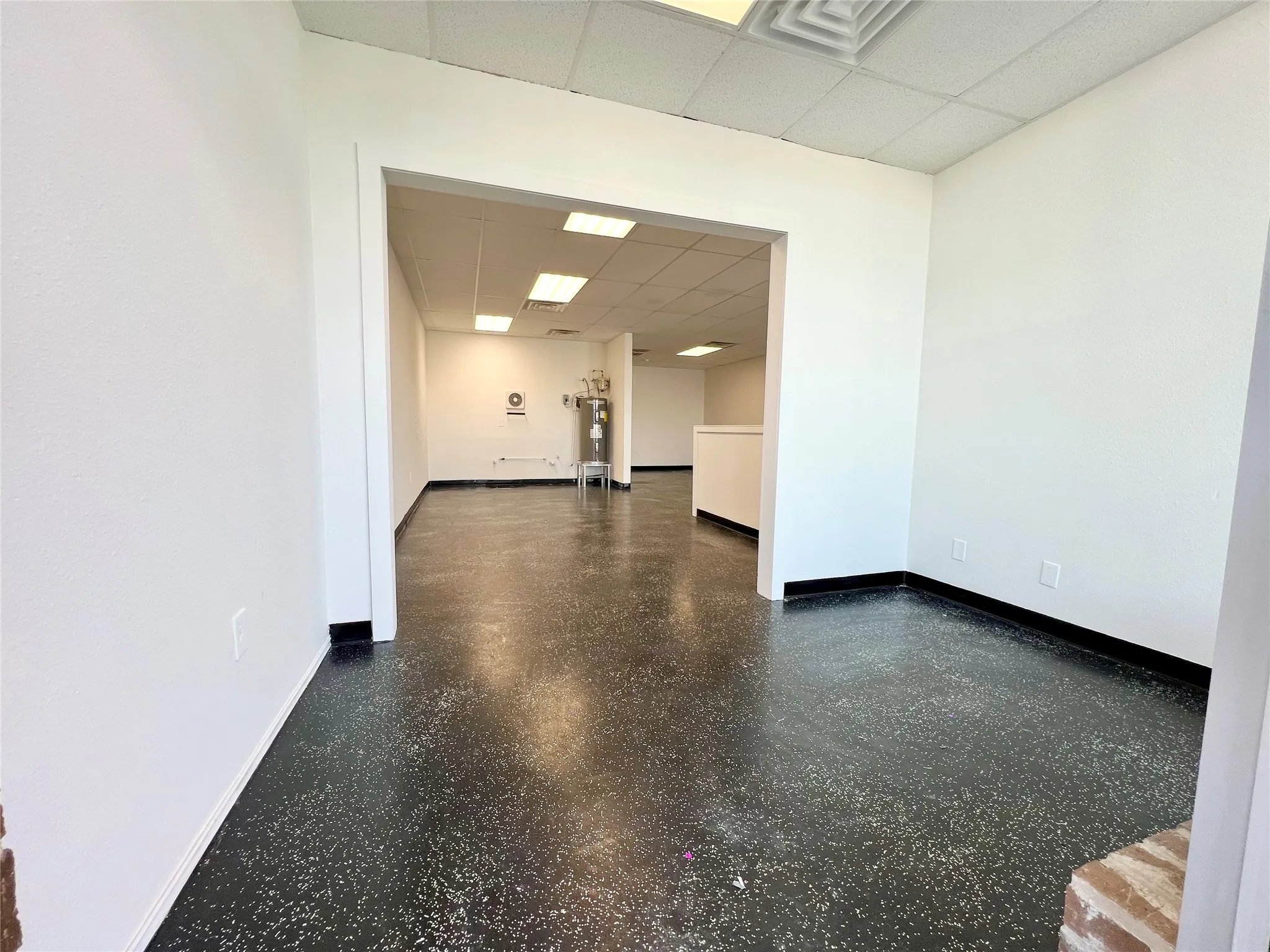Office For Rent in Parker County , 1414 S Main Street, Weatherford, Texas 76086, 0, 0, Garage spaces, 0 Sqft, built in 1977, Preowned, Price $1,838, mls#21170526, Real Estate Agent in Weatherford, Homes For Rent in Parker county, Homes For Rent in Weatherford, Realtor in Weatherford Texas, Real Estate Brokerage Independent Realty Texas, Luminita Cordes Realtor