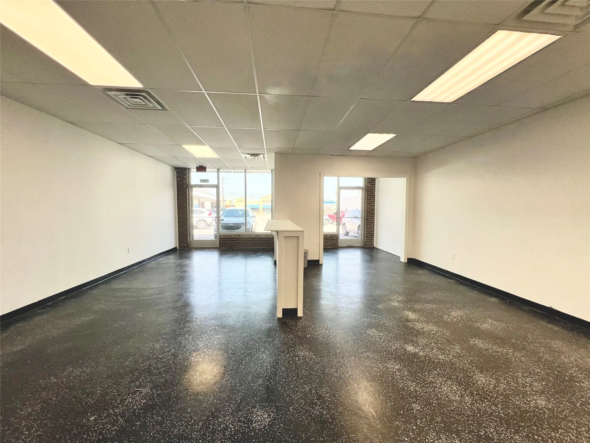 Office For Rent in Parker County , 1414 S Main Street, Weatherford, Texas 76086, 0, 0, Garage spaces, 0 Sqft, built in 1977, Preowned, Price $1,838, mls#21170526, Real Estate Agent in Weatherford, Homes For Rent in Parker county, Homes For Rent in Weatherford, Realtor in Weatherford Texas, Real Estate Brokerage Independent Realty Texas, Luminita Cordes Realtor