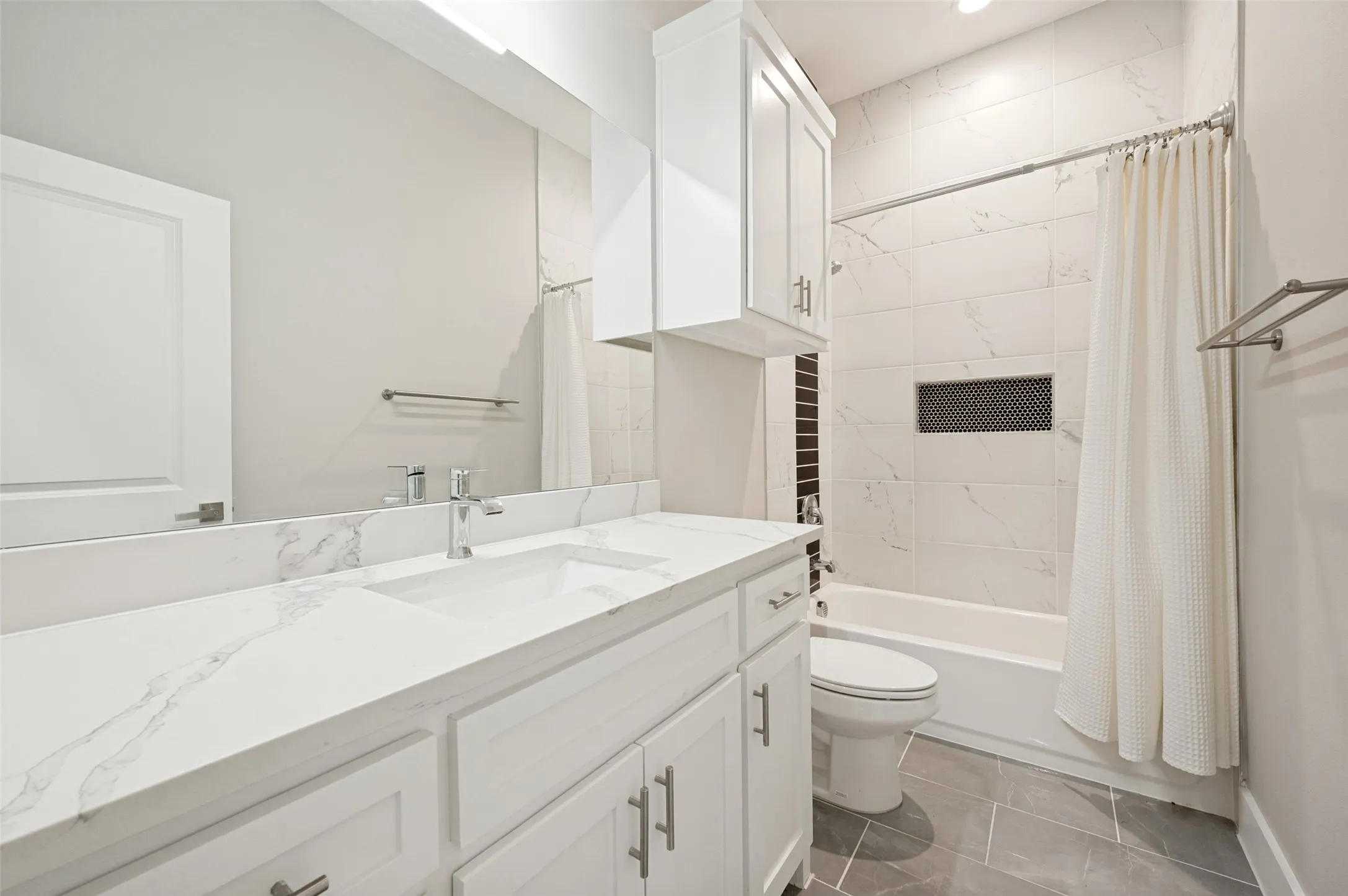 2nd Bathroom