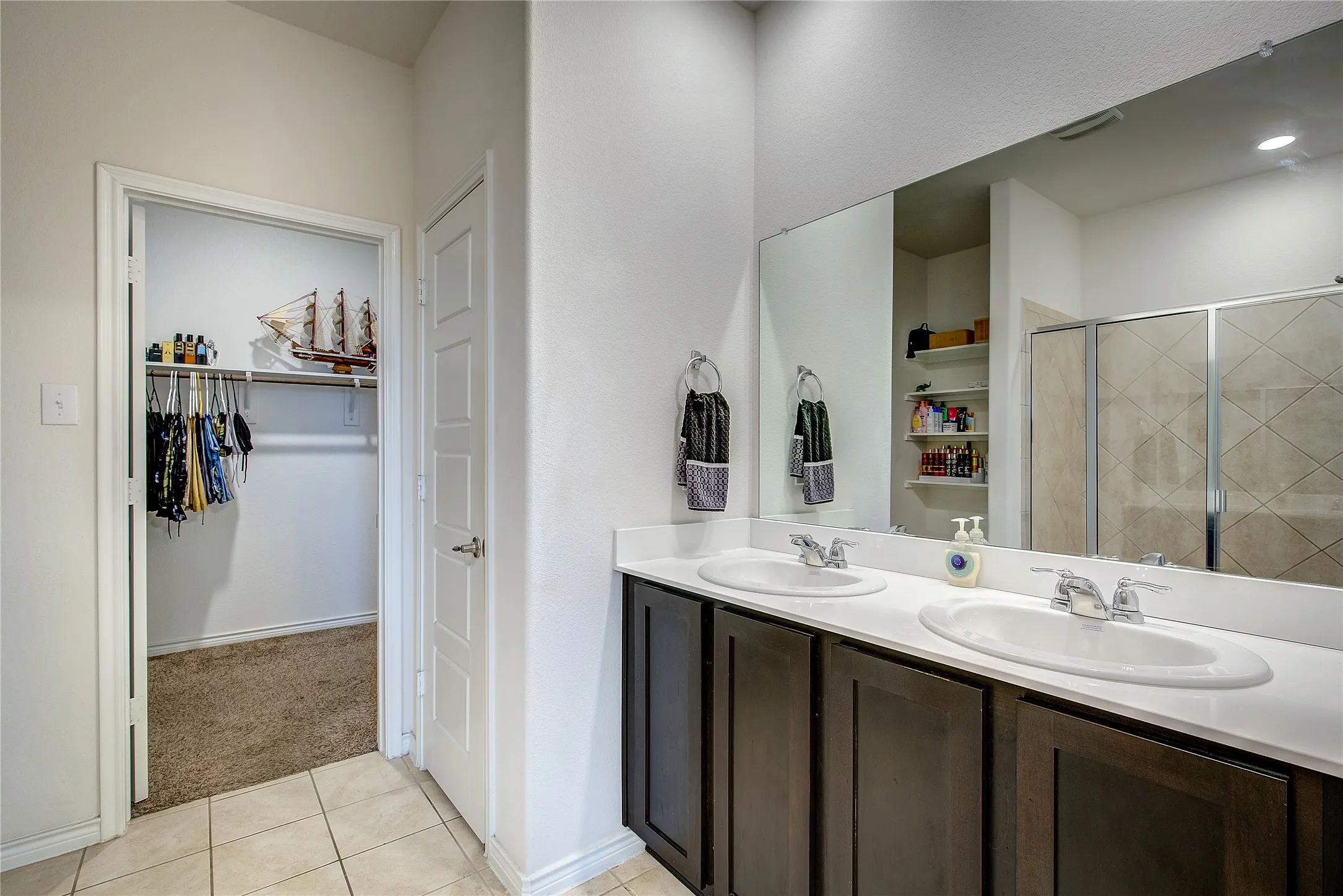 Single Family Residence For Sale in Hunt County , 102 Whitetail Way, Caddo Mills, Texas 75135, 4 Bedroom, 3 Bathroom, 2 Garage spaces, 2,454 Sqft, built in 2020, Preowned, Price $329,900, mls#21163115, Real Estate Agent in Caddo Mills, Homes For Sale in Hunt county, Homes For Sale in Caddo Mills, Realtor in Caddo Mills Texas, Real Estate Brokerage Independent Realty Texas, Luminita Cordes Realtor