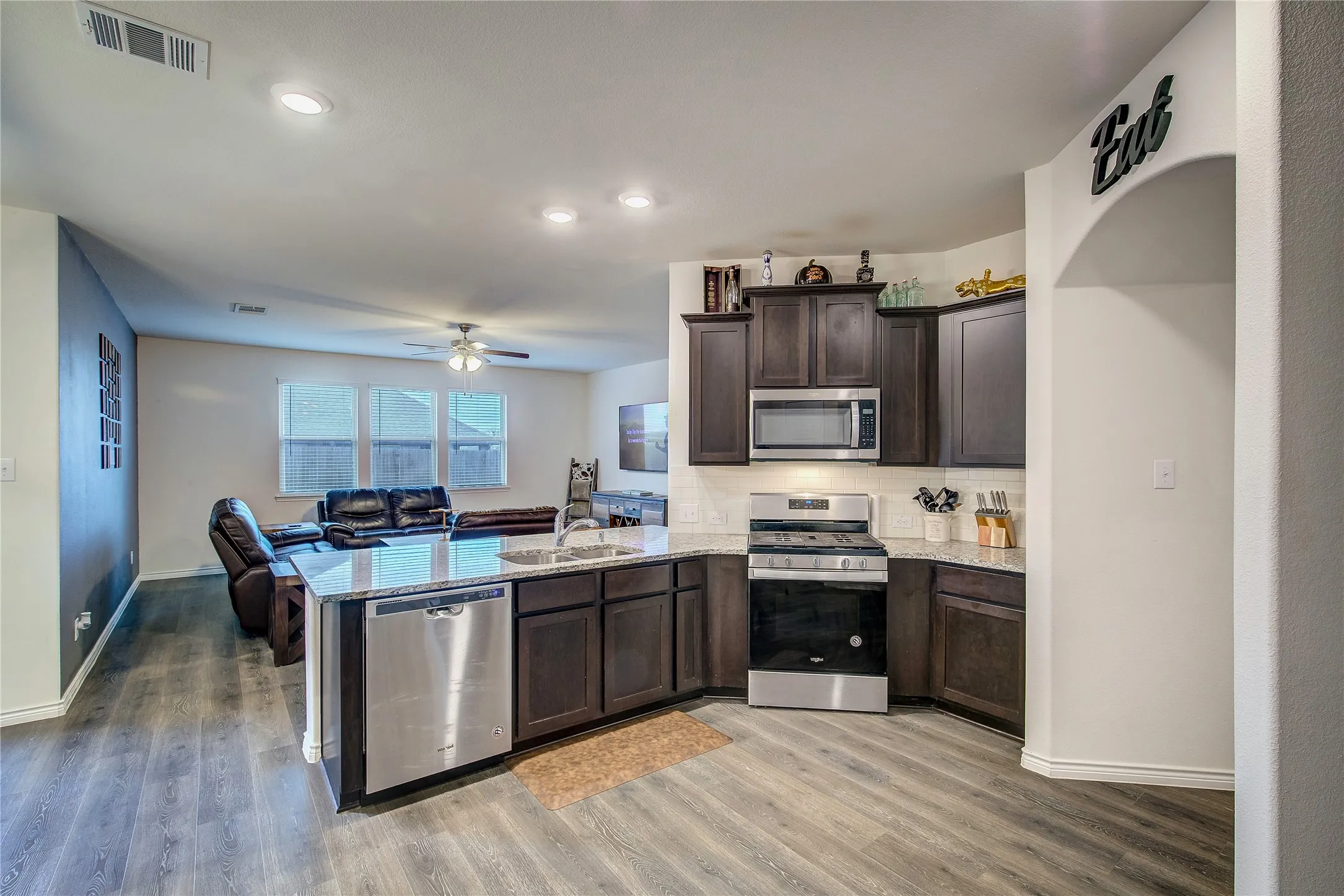 Single Family Residence For Sale in Hunt County , 102 Whitetail Way, Caddo Mills, Texas 75135, 4 Bedroom, 3 Bathroom, 2 Garage spaces, 2,454 Sqft, built in 2020, Preowned, Price $329,900, mls#21163115, Real Estate Agent in Caddo Mills, Homes For Sale in Hunt county, Homes For Sale in Caddo Mills, Realtor in Caddo Mills Texas, Real Estate Brokerage Independent Realty Texas, Luminita Cordes Realtor