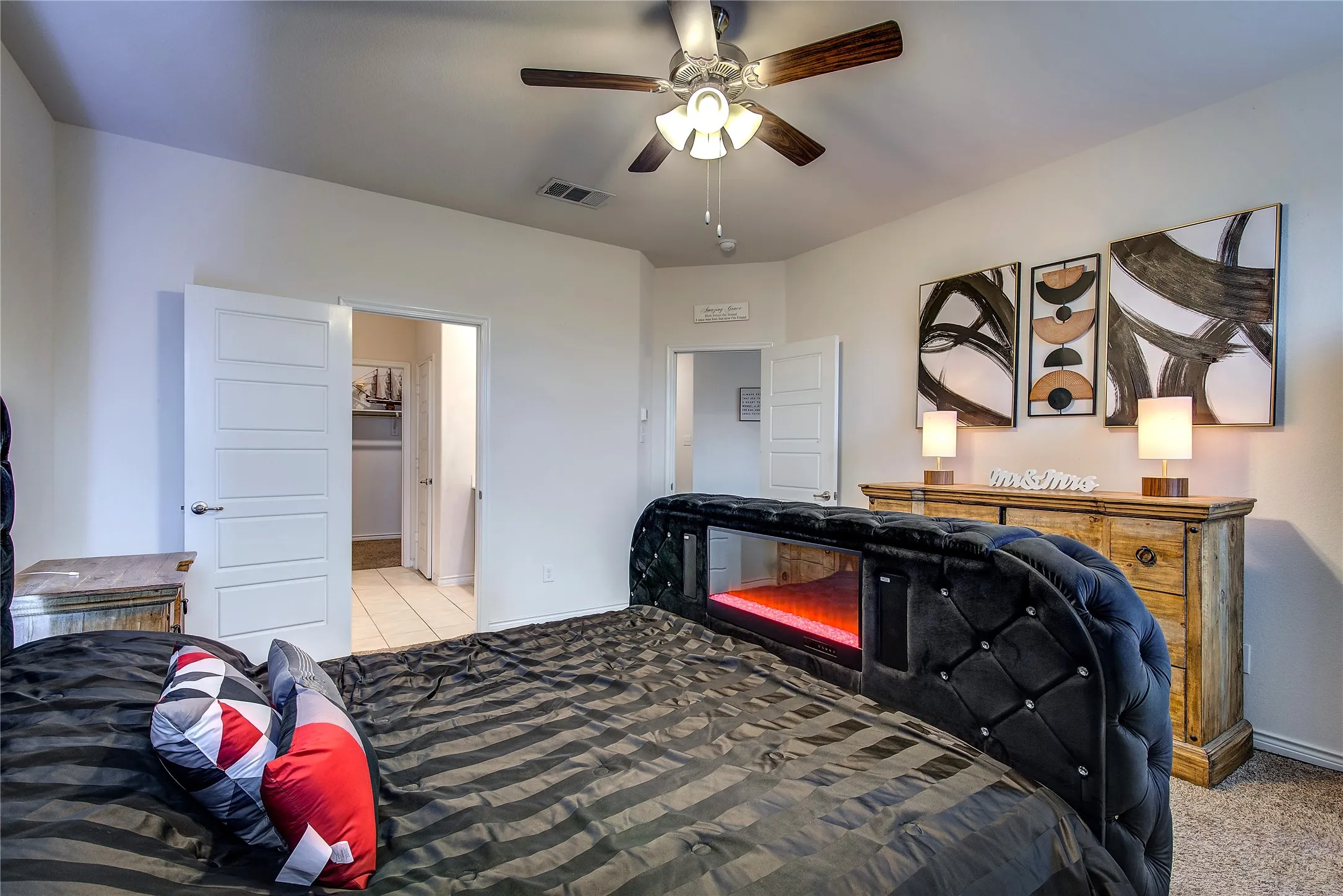 Single Family Residence For Sale in Hunt County , 102 Whitetail Way, Caddo Mills, Texas 75135, 4 Bedroom, 3 Bathroom, 2 Garage spaces, 2,454 Sqft, built in 2020, Preowned, Price $329,900, mls#21163115, Real Estate Agent in Caddo Mills, Homes For Sale in Hunt county, Homes For Sale in Caddo Mills, Realtor in Caddo Mills Texas, Real Estate Brokerage Independent Realty Texas, Luminita Cordes Realtor