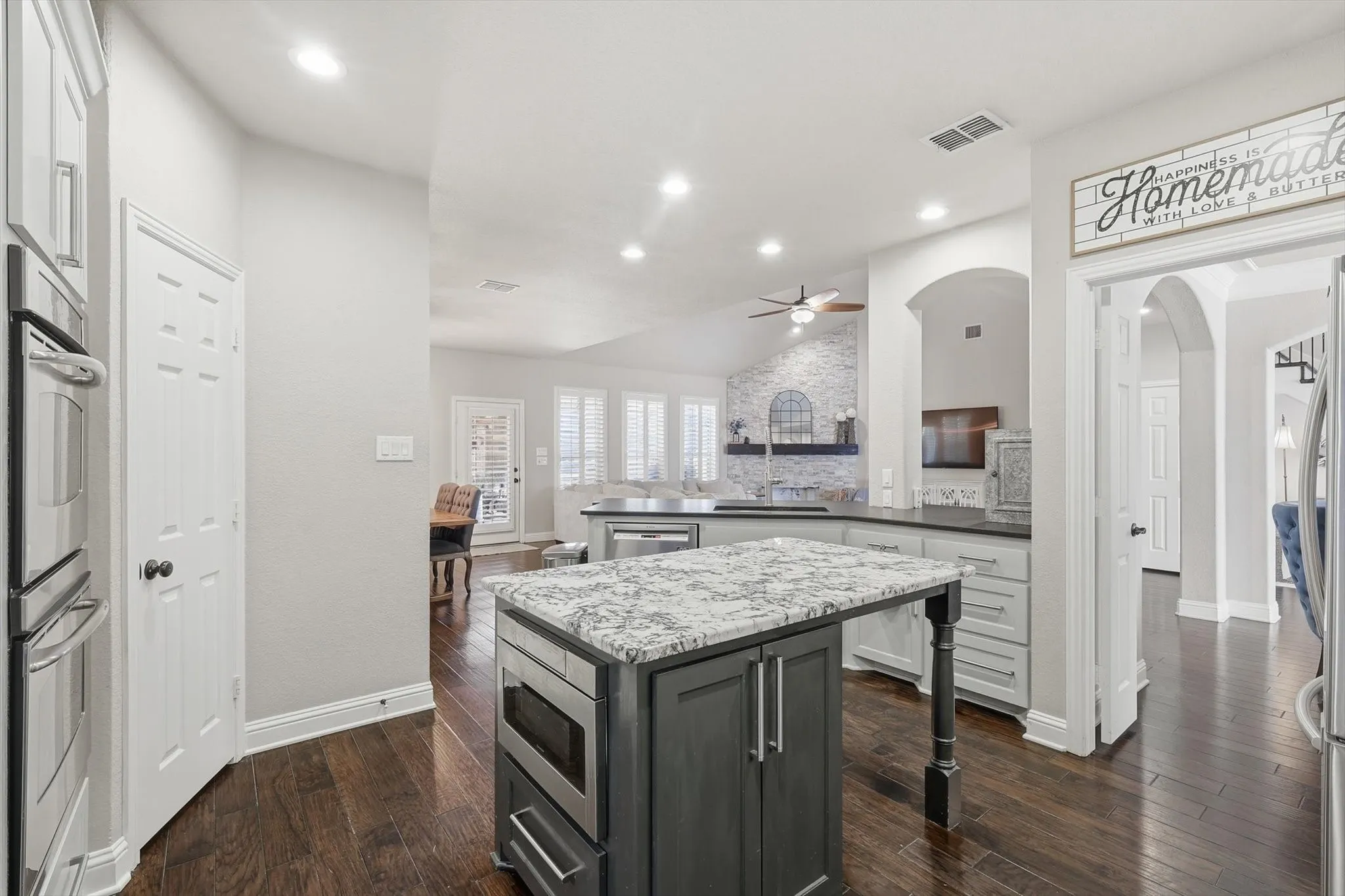 Single Family Residence For Sale in Collin County , 1001 Bridgeport Lane, Prosper, Texas 75078, 4 Bedroom, 3 Bathroom, 3 Garage spaces, 3,670 Sqft, built in 2005, Preowned, mls#21169549, Real Estate Agent in Prosper, Homes For Sale in Collin county, Homes For Sale in Prosper, Realtor in Prosper Texas, Real Estate Brokerage Independent Realty Texas, Luminita Cordes Realtor