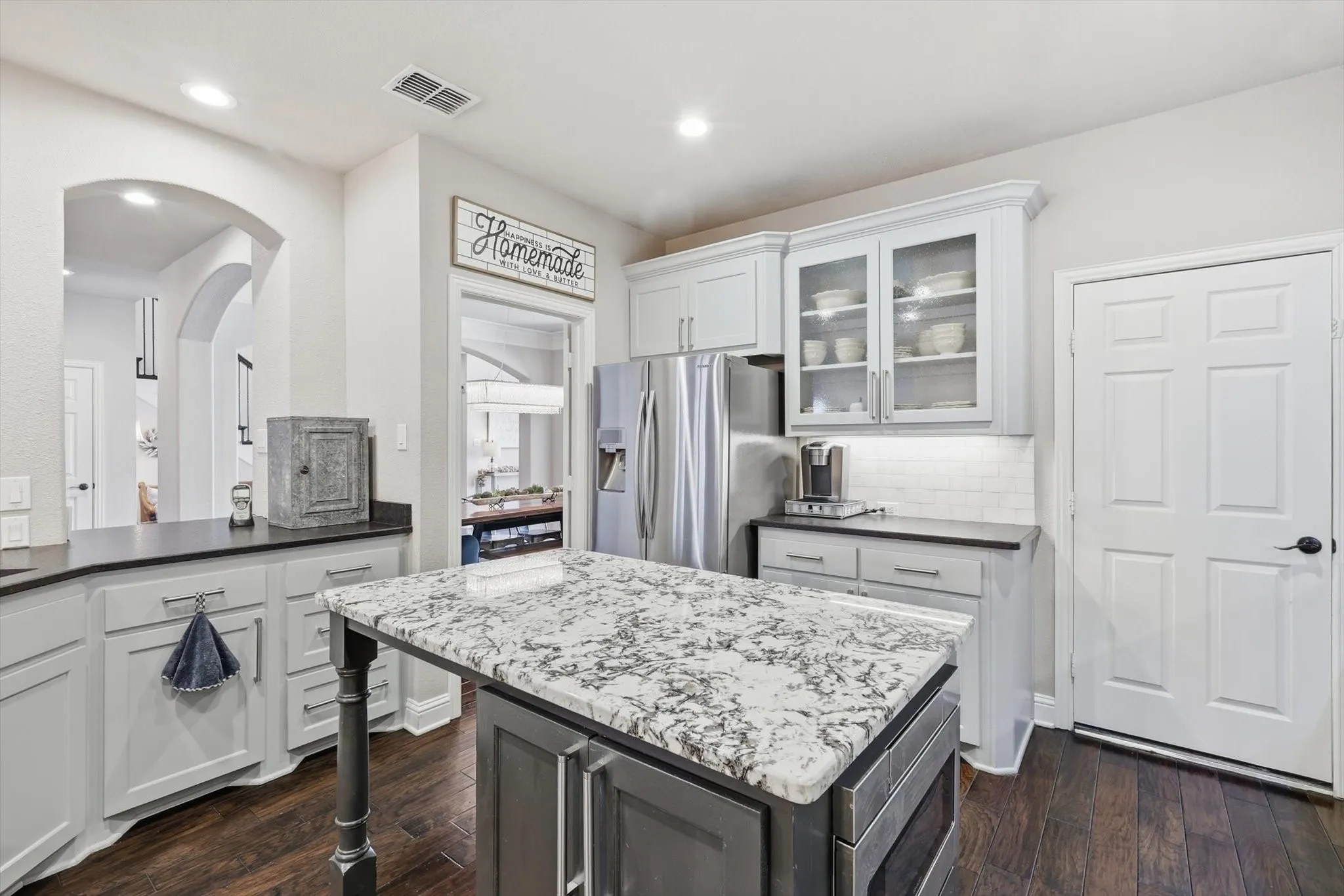 Single Family Residence For Sale in Collin County , 1001 Bridgeport Lane, Prosper, Texas 75078, 4 Bedroom, 3 Bathroom, 3 Garage spaces, 3,670 Sqft, built in 2005, Preowned, mls#21169549, Real Estate Agent in Prosper, Homes For Sale in Collin county, Homes For Sale in Prosper, Realtor in Prosper Texas, Real Estate Brokerage Independent Realty Texas, Luminita Cordes Realtor