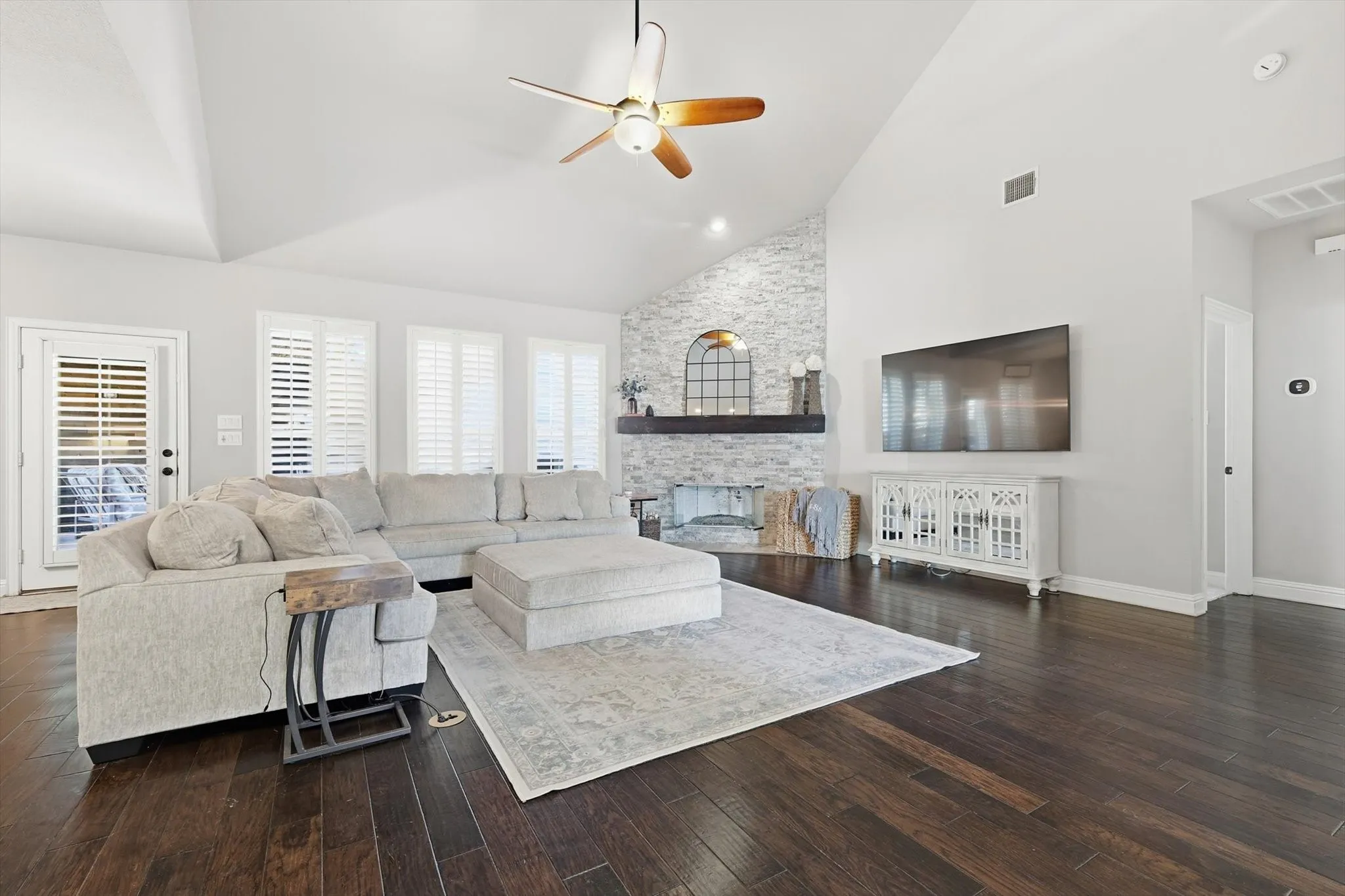 Single Family Residence For Sale in Collin County , 1001 Bridgeport Lane, Prosper, Texas 75078, 4 Bedroom, 3 Bathroom, 3 Garage spaces, 3,670 Sqft, built in 2005, Preowned, mls#21169549, Real Estate Agent in Prosper, Homes For Sale in Collin county, Homes For Sale in Prosper, Realtor in Prosper Texas, Real Estate Brokerage Independent Realty Texas, Luminita Cordes Realtor