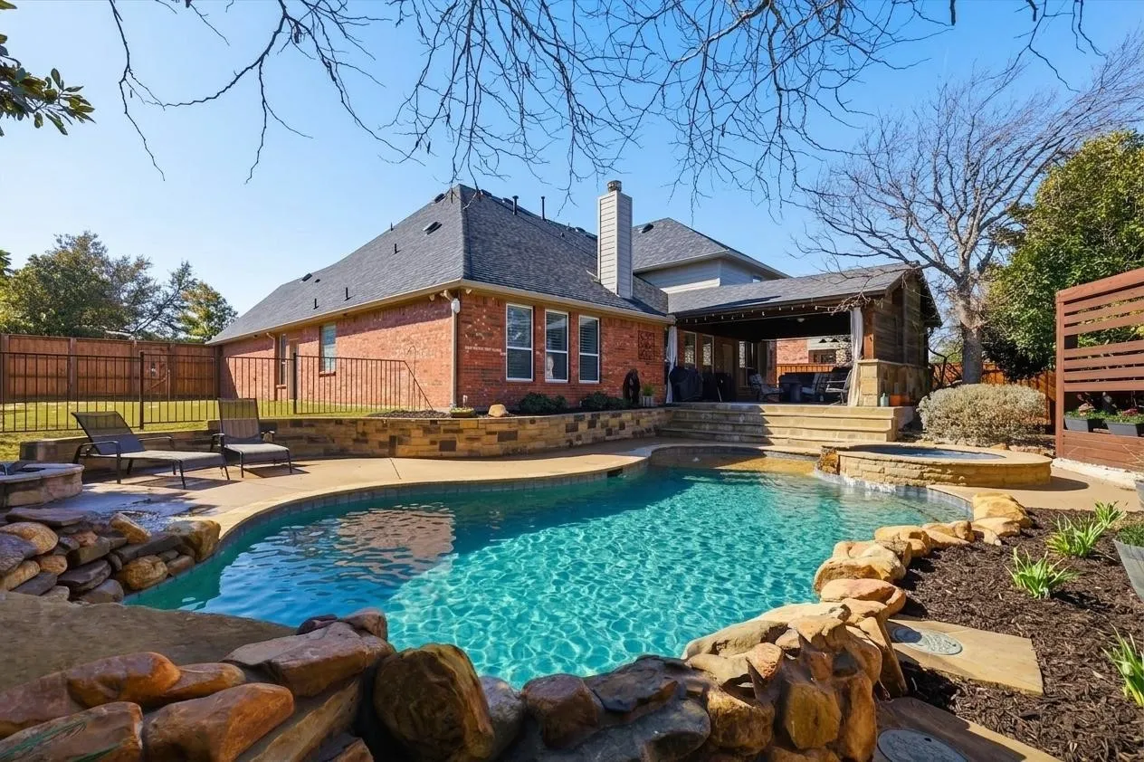 Single Family Residence For Sale in Collin County , 1001 Bridgeport Lane, Prosper, Texas 75078, 4 Bedroom, 3 Bathroom, 3 Garage spaces, 3,670 Sqft, built in 2005, Preowned, mls#21169549, Real Estate Agent in Prosper, Homes For Sale in Collin county, Homes For Sale in Prosper, Realtor in Prosper Texas, Real Estate Brokerage Independent Realty Texas, Luminita Cordes Realtor