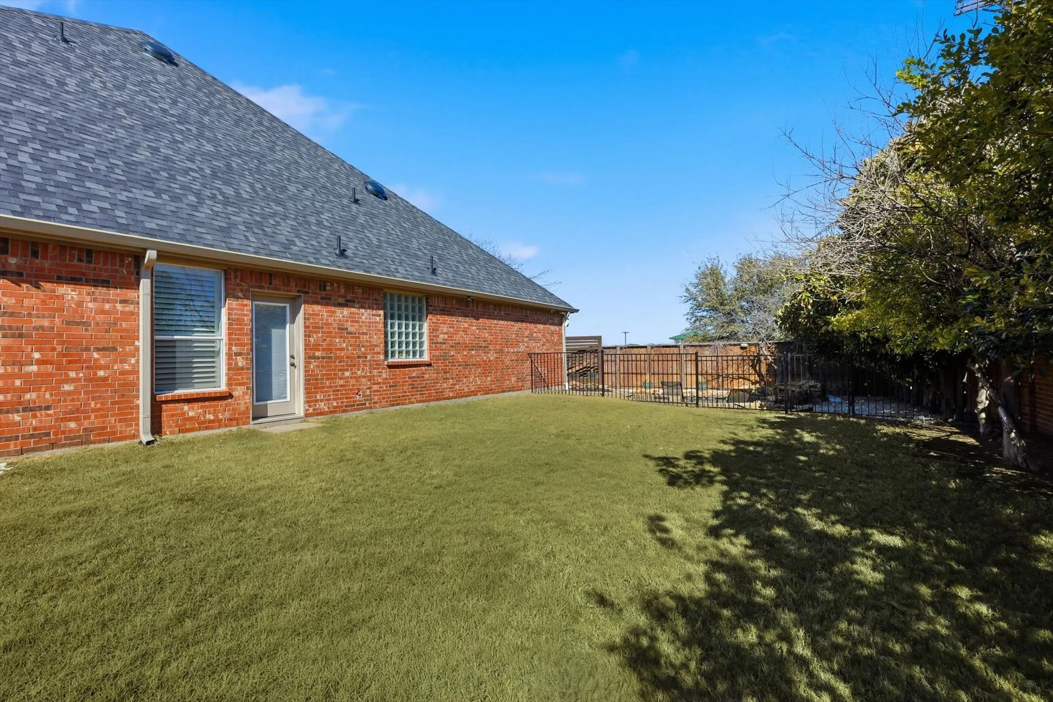 Single Family Residence For Sale in Collin County , 1001 Bridgeport Lane, Prosper, Texas 75078, 4 Bedroom, 3 Bathroom, 3 Garage spaces, 3,670 Sqft, built in 2005, Preowned, mls#21169549, Real Estate Agent in Prosper, Homes For Sale in Collin county, Homes For Sale in Prosper, Realtor in Prosper Texas, Real Estate Brokerage Independent Realty Texas, Luminita Cordes Realtor