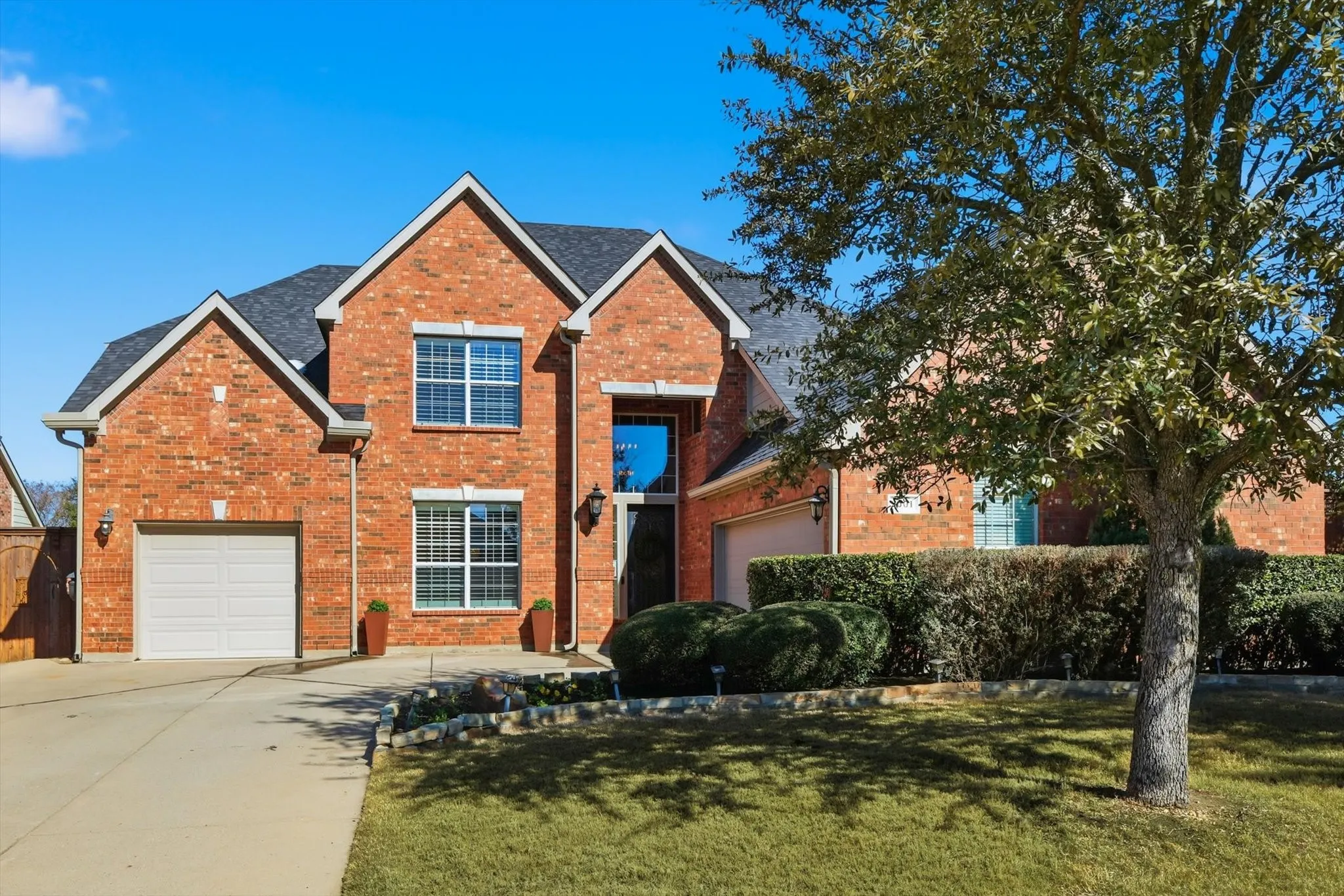 Single Family Residence For Sale in Collin County , 1001 Bridgeport Lane, Prosper, Texas 75078, 4 Bedroom, 3 Bathroom, 3 Garage spaces, 3,670 Sqft, built in 2005, Preowned, mls#21169549, Real Estate Agent in Prosper, Homes For Sale in Collin county, Homes For Sale in Prosper, Realtor in Prosper Texas, Real Estate Brokerage Independent Realty Texas, Luminita Cordes Realtor