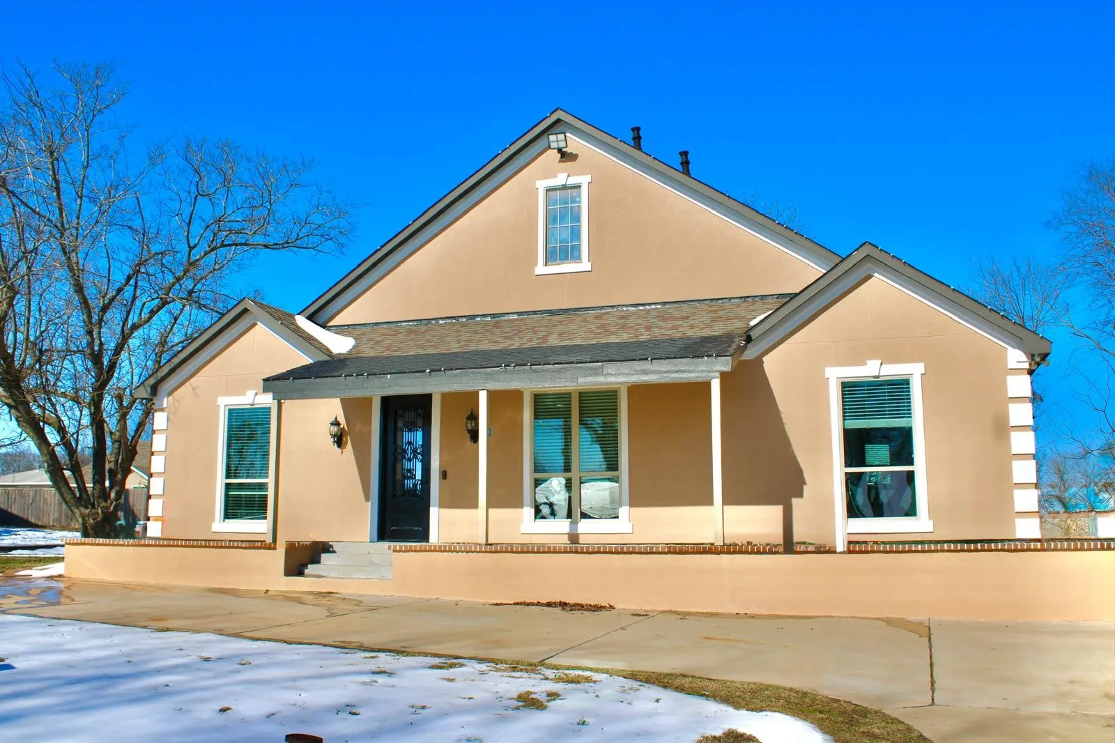 Single Family Residence For Sale in Grayson County , 722 Clements Avenue, Van Alstyne, Texas 75495, 6 Bedroom, 7 Bathroom, Garage spaces, 2,425 Sqft, built in 2022, mls#21167778, Real Estate Agent in Van Alstyne, Homes For Sale in Grayson county, Homes For Sale in Van Alstyne, Realtor in Van Alstyne Texas, Real Estate Brokerage Independent Realty Texas, Luminita Cordes Realtor