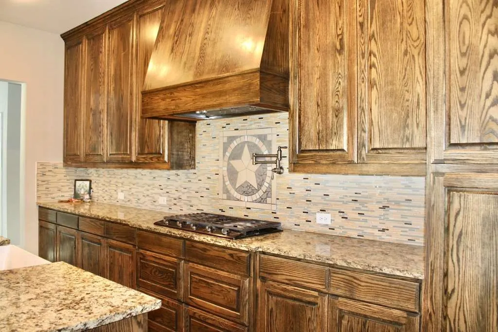 Single Family Residence For Sale in Grayson County , 722 Clements Avenue, Van Alstyne, Texas 75495, 6 Bedroom, 7 Bathroom, Garage spaces, 2,425 Sqft, built in 2022, mls#21167778, Real Estate Agent in Van Alstyne, Homes For Sale in Grayson county, Homes For Sale in Van Alstyne, Realtor in Van Alstyne Texas, Real Estate Brokerage Independent Realty Texas, Luminita Cordes Realtor