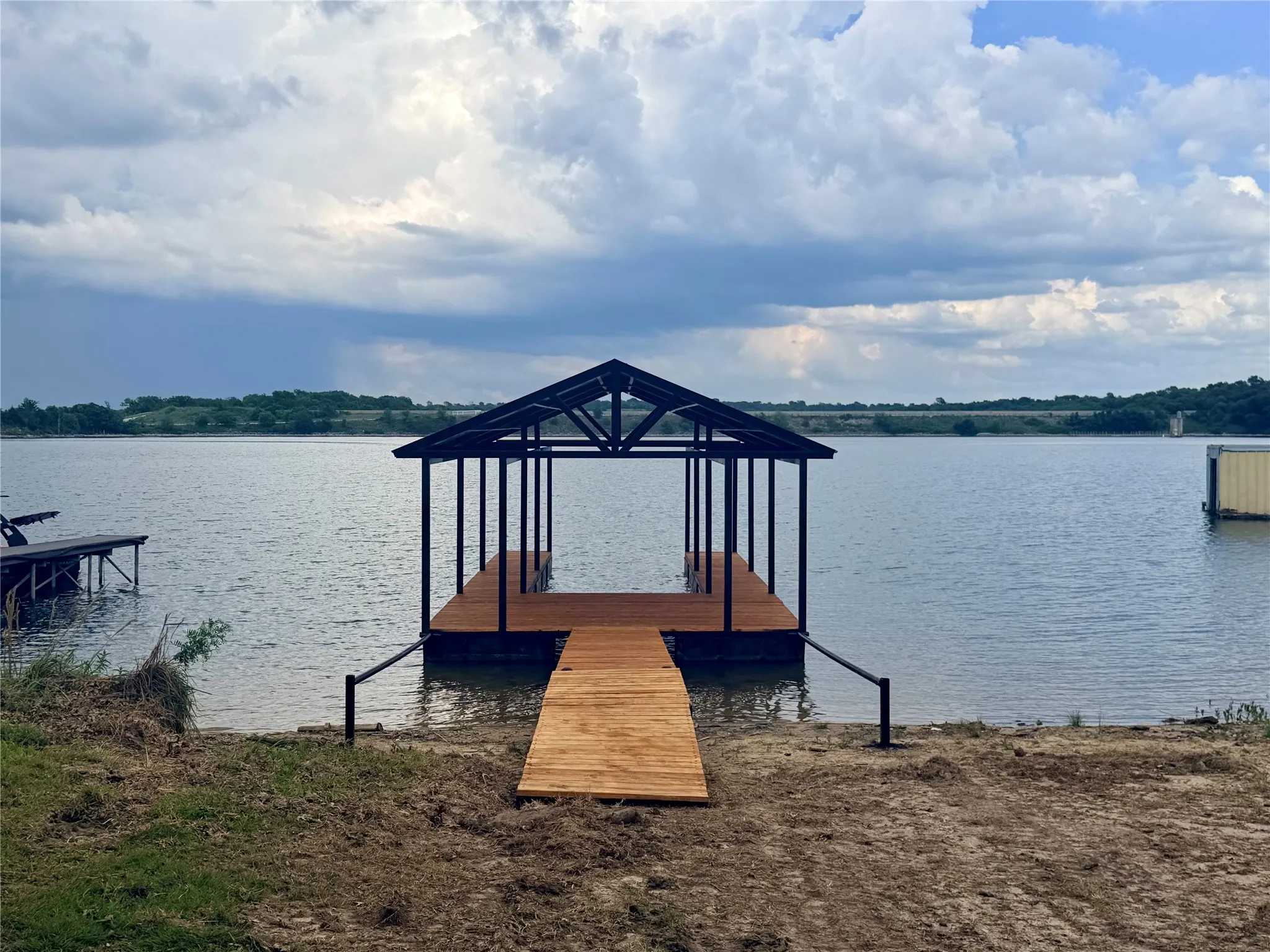 Single Family Residence For Sale in Cooke County , 104 Park Lane, Gainesville, Texas 76240, 3 Bedrooms, 2 Bathrooms, 2 Garage spaces, 1,501 Sqft, built in 2020, Price $759,000, mls#21169430, Real Estate Agent in Gainesville, Homes For Sale in Cooke county, Homes For Sale in Gainesville, Realtor in Gainesville Texas, Real Estate Brokerage Independent Realty Texas, Luminita Cordes Realtor