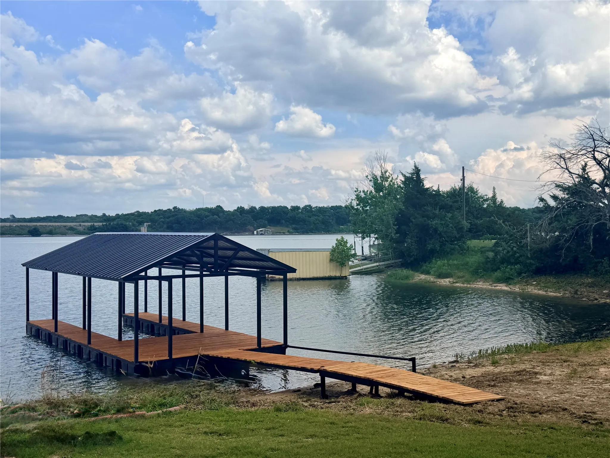 Single Family Residence For Sale in Cooke County , 104 Park Lane, Gainesville, Texas 76240, 3 Bedrooms, 2 Bathrooms, 2 Garage spaces, 1,501 Sqft, built in 2020, Price $759,000, mls#21169430, Real Estate Agent in Gainesville, Homes For Sale in Cooke county, Homes For Sale in Gainesville, Realtor in Gainesville Texas, Real Estate Brokerage Independent Realty Texas, Luminita Cordes Realtor