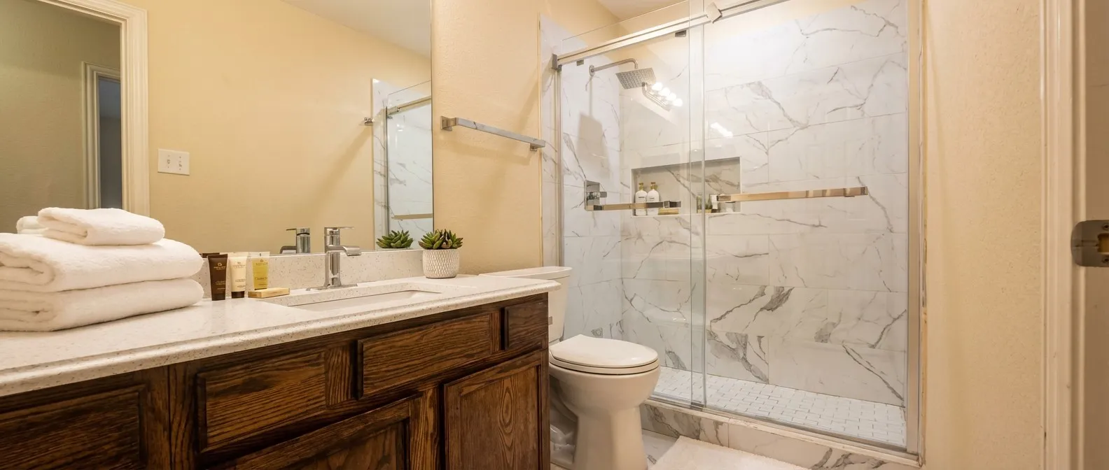 Single Family Residence For Sale in Dallas County , 2614 Pecan Meadow Drive, Garland, Texas 75040, 3 Bedroom, 2 Bathroom, 2 Garage spaces, 1,787 Sqft, built in 1996, mls#21170789, Real Estate Agent in Garland, Homes For Sale in Dallas county, Homes For Sale in Garland, Realtor in Garland Texas, Real Estate Brokerage Independent Realty Texas, Luminita Cordes Realtor