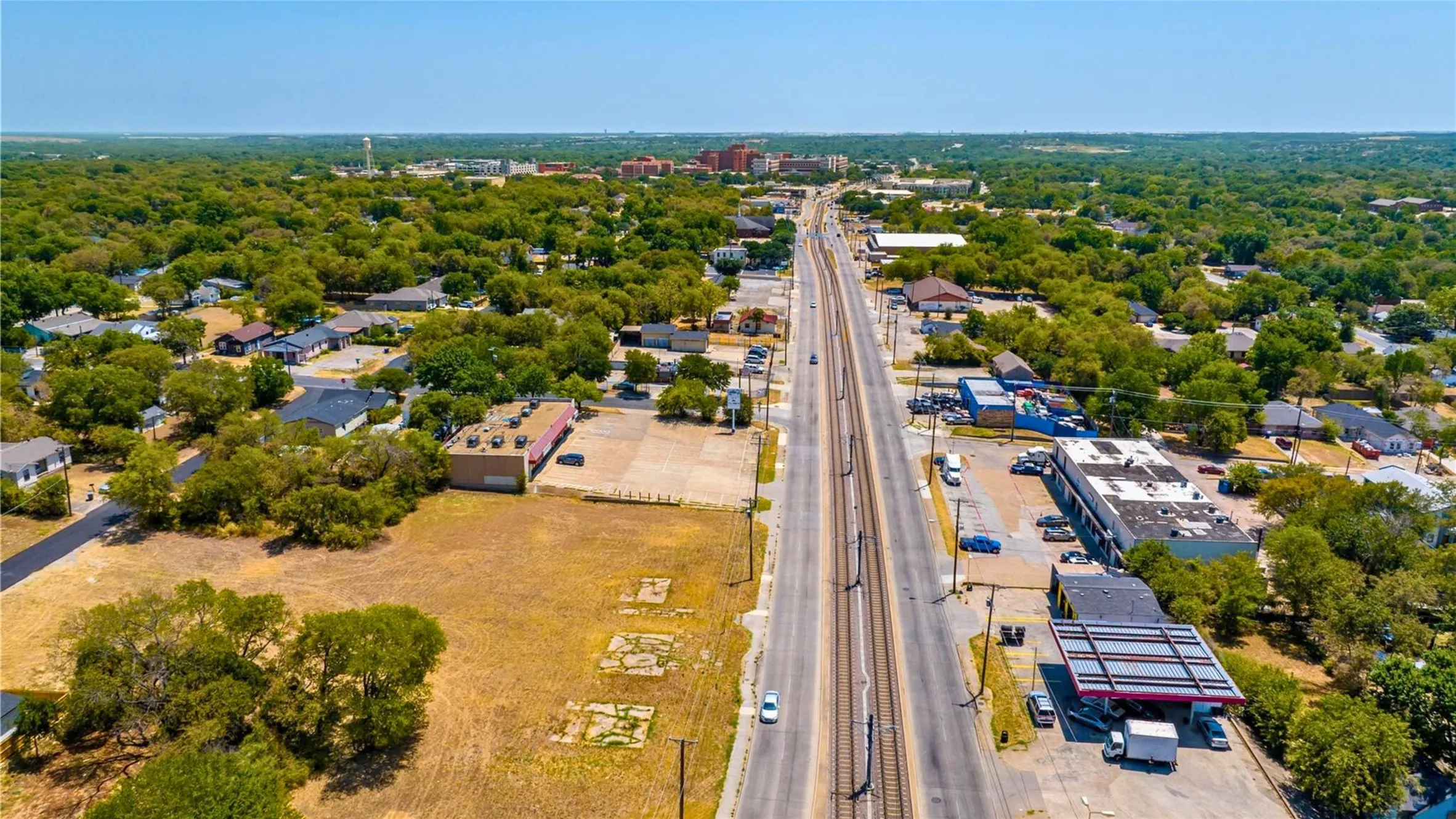 Retail For Sale in Dallas County , 3701 Lancaster Road, Dallas, Texas 75216, 0, 0, Garage spaces, 0 Sqft, built in 1976, Preowned, Price $599,000, mls#21170983, Real Estate Agent in Dallas, Homes For Sale in Dallas county, Homes For Sale in Dallas, Realtor in Dallas Texas, Real Estate Brokerage Independent Realty Texas, Luminita Cordes Realtor