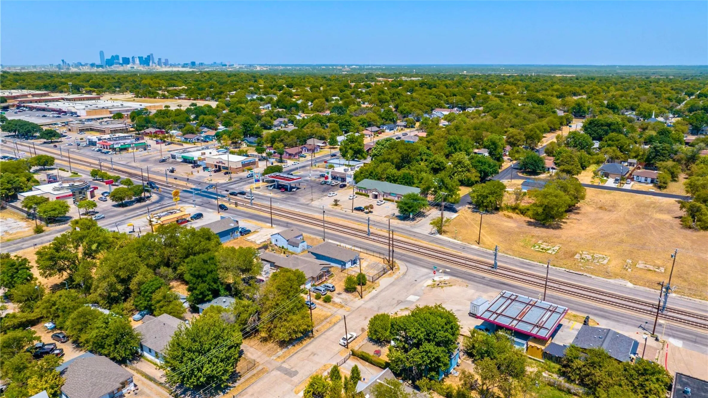 Retail For Sale in Dallas County , 3701 Lancaster Road, Dallas, Texas 75216, 0, 0, Garage spaces, 0 Sqft, built in 1976, Preowned, Price $599,000, mls#21170983, Real Estate Agent in Dallas, Homes For Sale in Dallas county, Homes For Sale in Dallas, Realtor in Dallas Texas, Real Estate Brokerage Independent Realty Texas, Luminita Cordes Realtor