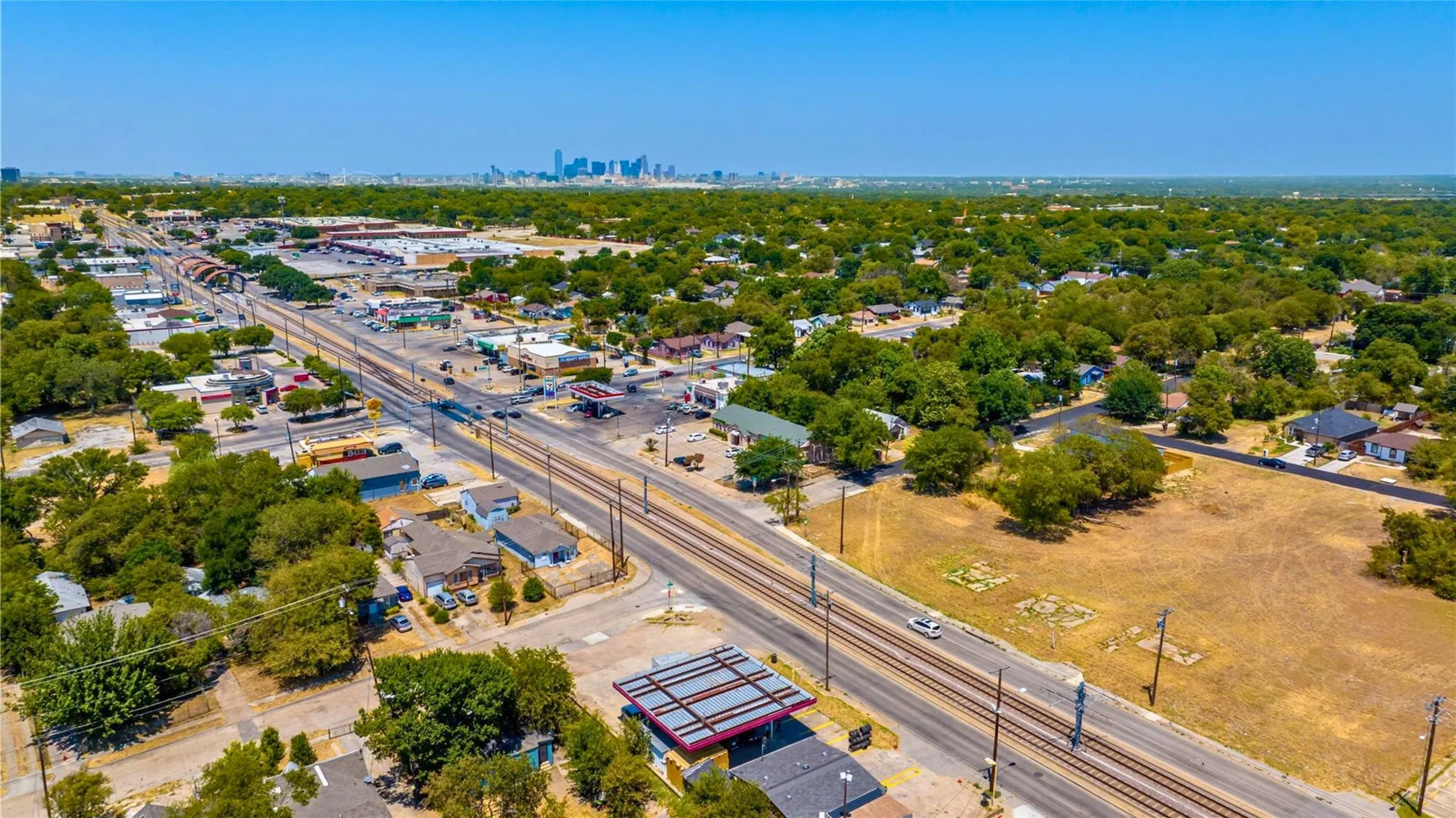 Retail For Sale in Dallas County , 3701 Lancaster Road, Dallas, Texas 75216, 0, 0, Garage spaces, 0 Sqft, built in 1976, Preowned, Price $599,000, mls#21170983, Real Estate Agent in Dallas, Homes For Sale in Dallas county, Homes For Sale in Dallas, Realtor in Dallas Texas, Real Estate Brokerage Independent Realty Texas, Luminita Cordes Realtor