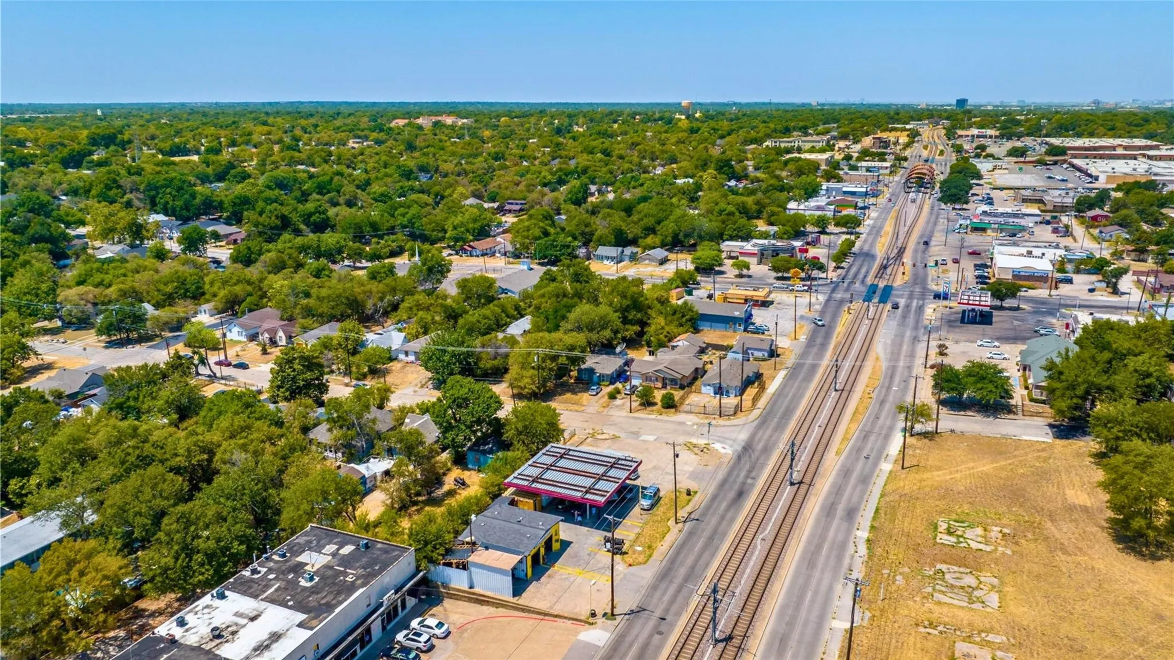 Retail For Sale in Dallas County , 3701 Lancaster Road, Dallas, Texas 75216, 0, 0, Garage spaces, 0 Sqft, built in 1976, Preowned, Price $599,000, mls#21170983, Real Estate Agent in Dallas, Homes For Sale in Dallas county, Homes For Sale in Dallas, Realtor in Dallas Texas, Real Estate Brokerage Independent Realty Texas, Luminita Cordes Realtor