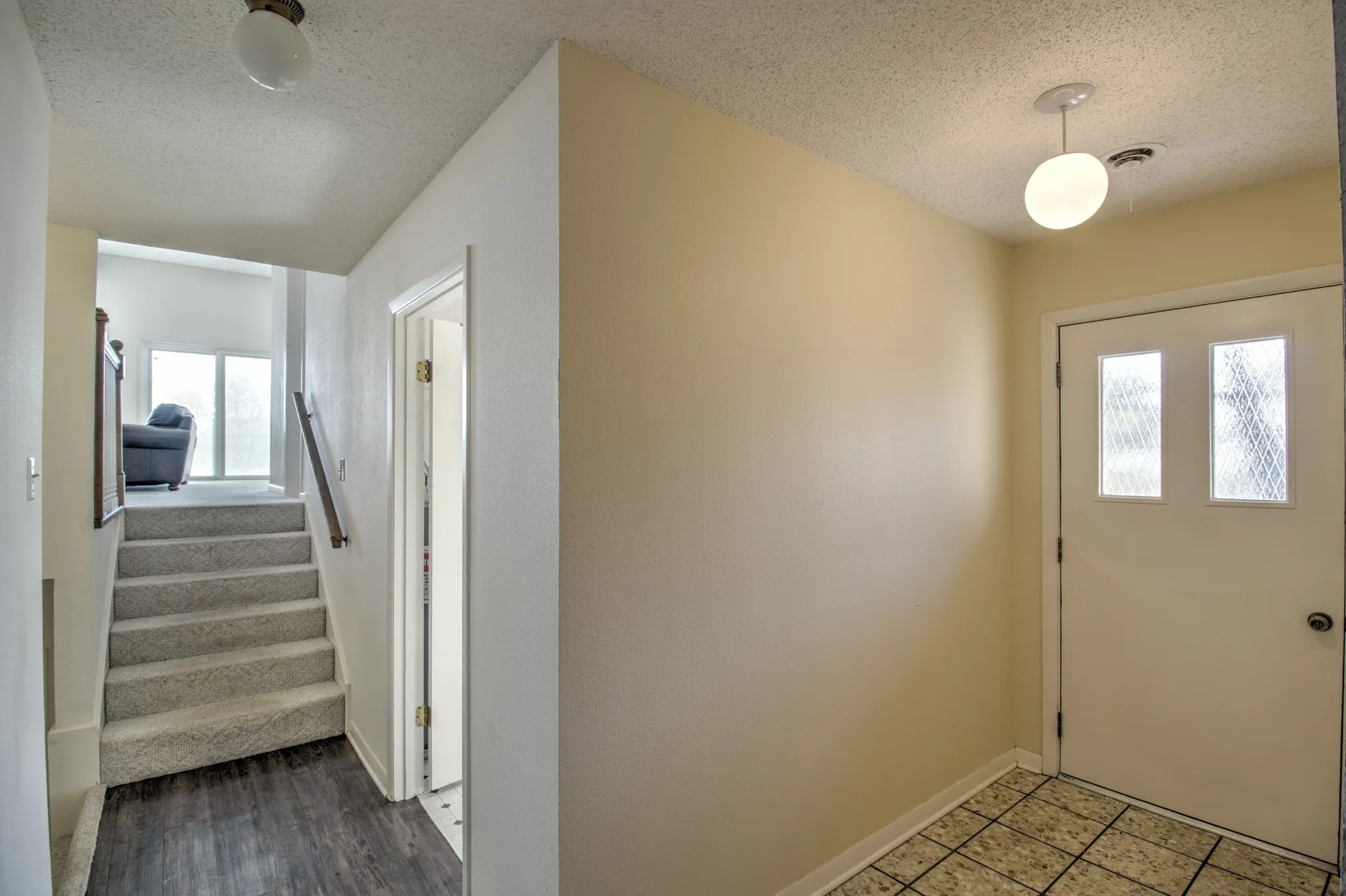 Single Family Residence For Sale in Cooke County , 207 Kiowa Drive W, Lake Kiowa, Texas 76240, 3 Bedroom, 3 Bathroom, 2 Garage spaces, 2,392 Sqft, built in 1975, Preowned, mls#21169655, Real Estate Agent in Lake Kiowa, Homes For Sale in Cooke county, Homes For Sale in Lake Kiowa, Realtor in Lake Kiowa Texas, Real Estate Brokerage Independent Realty Texas, Luminita Cordes Realtor