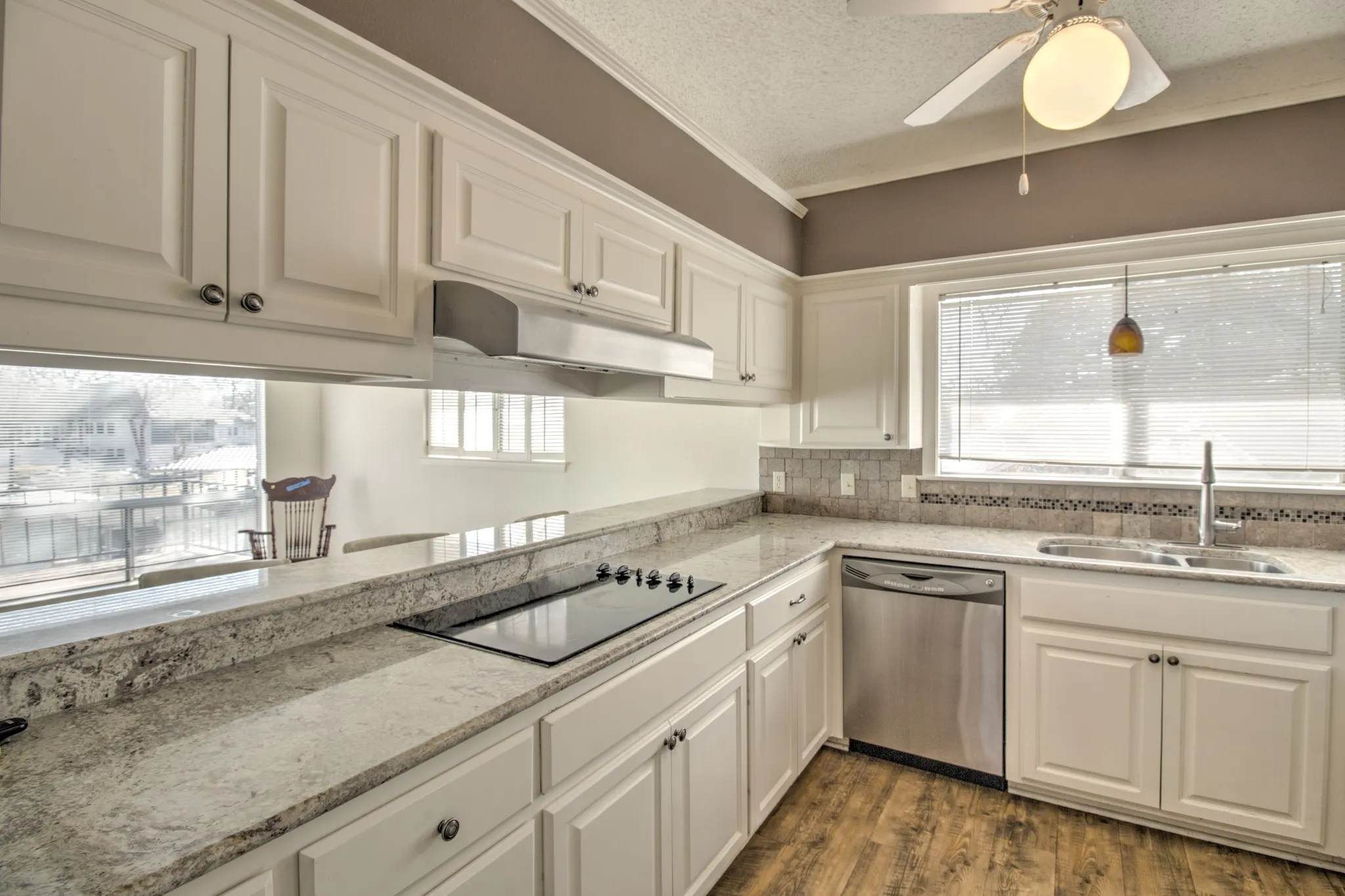 Single Family Residence For Sale in Cooke County , 207 Kiowa Drive W, Lake Kiowa, Texas 76240, 3 Bedroom, 3 Bathroom, 2 Garage spaces, 2,392 Sqft, built in 1975, Preowned, mls#21169655, Real Estate Agent in Lake Kiowa, Homes For Sale in Cooke county, Homes For Sale in Lake Kiowa, Realtor in Lake Kiowa Texas, Real Estate Brokerage Independent Realty Texas, Luminita Cordes Realtor