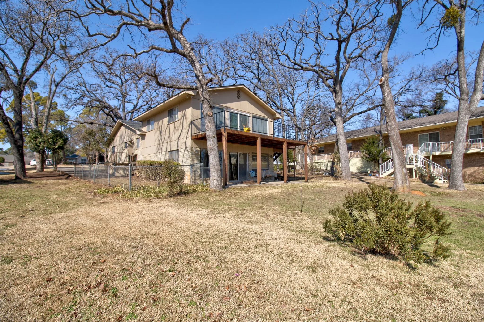 Single Family Residence For Sale in Cooke County , 207 Kiowa Drive W, Lake Kiowa, Texas 76240, 3 Bedroom, 3 Bathroom, 2 Garage spaces, 2,392 Sqft, built in 1975, Preowned, mls#21169655, Real Estate Agent in Lake Kiowa, Homes For Sale in Cooke county, Homes For Sale in Lake Kiowa, Realtor in Lake Kiowa Texas, Real Estate Brokerage Independent Realty Texas, Luminita Cordes Realtor