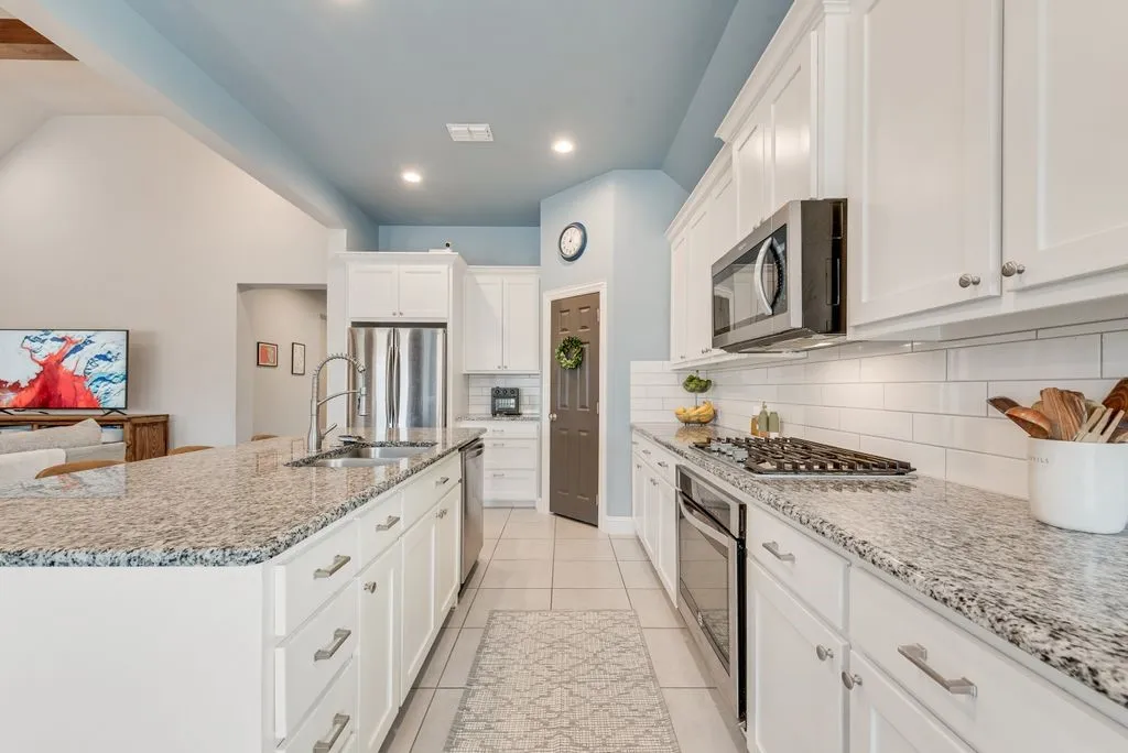 Single Family Residence For Sale in Collin County , 1635 Nancy Drive, Wylie, Texas 75098, 4 Bedroom, 3 Bathroom, 3 Garage spaces, 2,387 Sqft, built in 2018, Preowned, mls#21169857, Real Estate Agent in Wylie, Homes For Sale in Collin county, Homes For Sale in Wylie, Realtor in Wylie Texas, Real Estate Brokerage Independent Realty Texas, Luminita Cordes Realtor