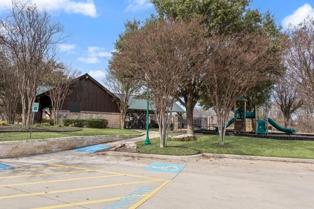 Neighborhood amenity center