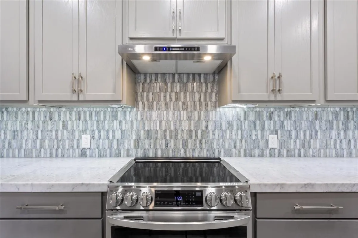 Townhouse For Sale in Bosque County , 202 N Avenue D, Clifton, Texas 76634, 1 Bedroom, 2 Bathroom, Garage spaces, 995 Sqft, built in 1920, mls#21170710, Real Estate Agent in Clifton, Homes For Sale in Bosque county, Homes For Sale in Clifton, Realtor in Clifton Texas, Real Estate Brokerage Independent Realty Texas, Luminita Cordes Realtor