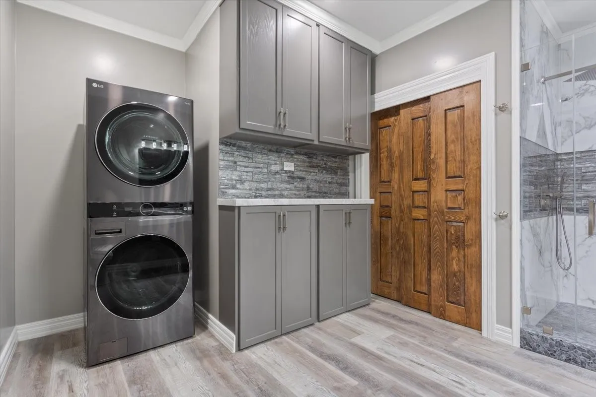 Townhouse For Sale in Bosque County , 202 N Avenue D, Clifton, Texas 76634, 1 Bedroom, 2 Bathroom, Garage spaces, 995 Sqft, built in 1920, mls#21170710, Real Estate Agent in Clifton, Homes For Sale in Bosque county, Homes For Sale in Clifton, Realtor in Clifton Texas, Real Estate Brokerage Independent Realty Texas, Luminita Cordes Realtor