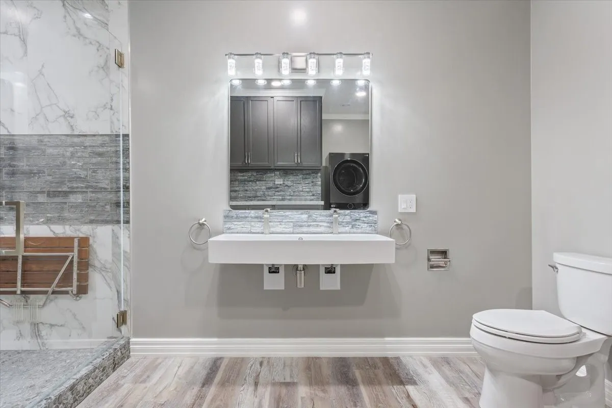 Townhouse For Sale in Bosque County , 202 N Avenue D, Clifton, Texas 76634, 1 Bedroom, 2 Bathroom, Garage spaces, 995 Sqft, built in 1920, mls#21170710, Real Estate Agent in Clifton, Homes For Sale in Bosque county, Homes For Sale in Clifton, Realtor in Clifton Texas, Real Estate Brokerage Independent Realty Texas, Luminita Cordes Realtor