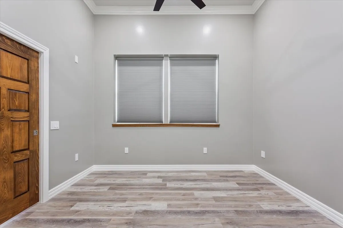 Townhouse For Sale in Bosque County , 202 N Avenue D, Clifton, Texas 76634, 1 Bedroom, 2 Bathroom, Garage spaces, 995 Sqft, built in 1920, mls#21170710, Real Estate Agent in Clifton, Homes For Sale in Bosque county, Homes For Sale in Clifton, Realtor in Clifton Texas, Real Estate Brokerage Independent Realty Texas, Luminita Cordes Realtor