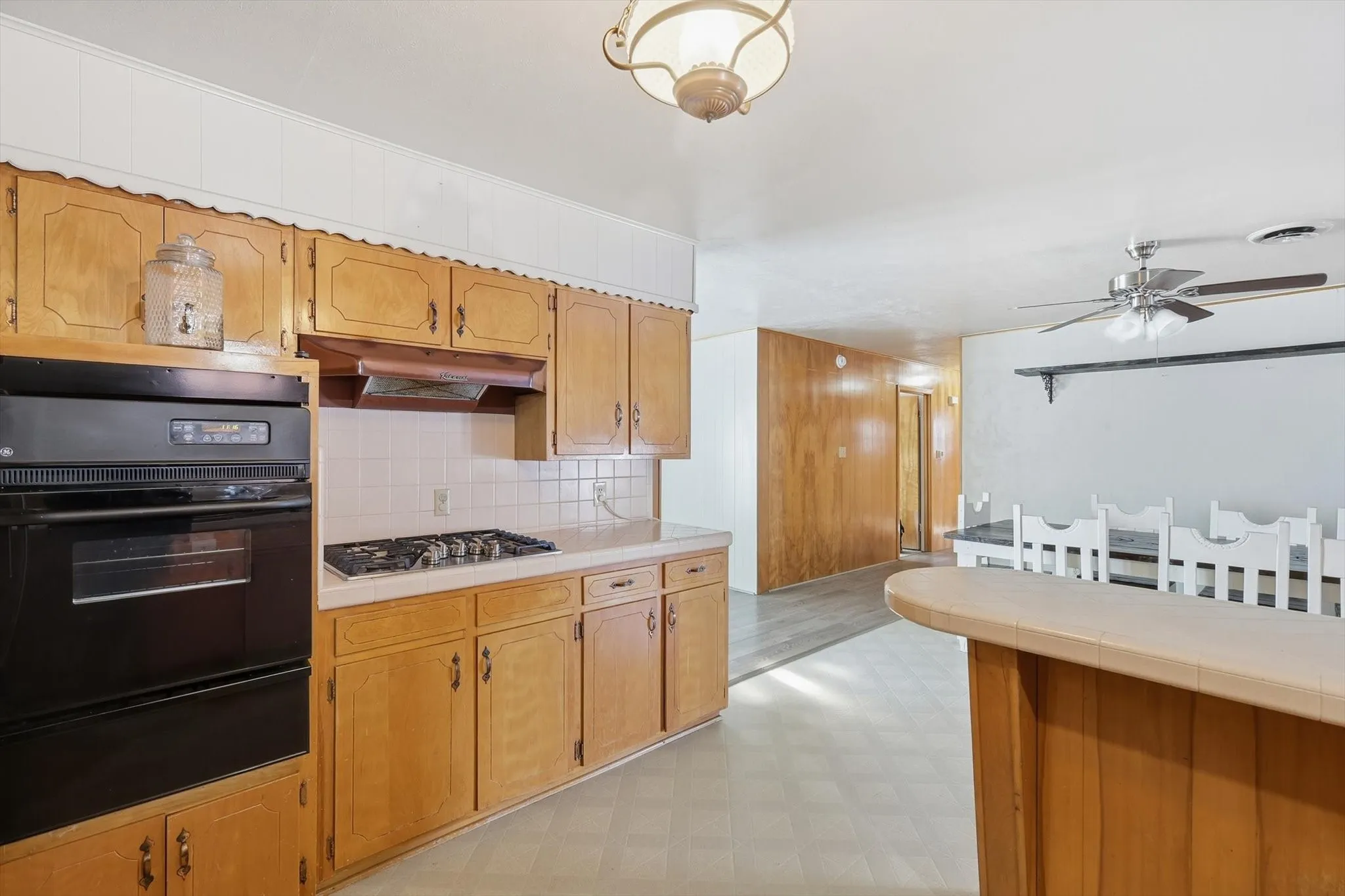 Single Family Residence For Sale in Denton County , 107 N 7th Street, Krum, Texas 76249, 3 Bedrooms, 2 Bathrooms, 2 Garage spaces, 1,416 Sqft, built in 1966, Preowned, Price $280,000, mls#21160601, Real Estate Agent in Krum, Homes For Sale in Denton county, Homes For Sale in Krum, Realtor in Krum Texas, Real Estate Brokerage Independent Realty Texas, Luminita Cordes Realtor