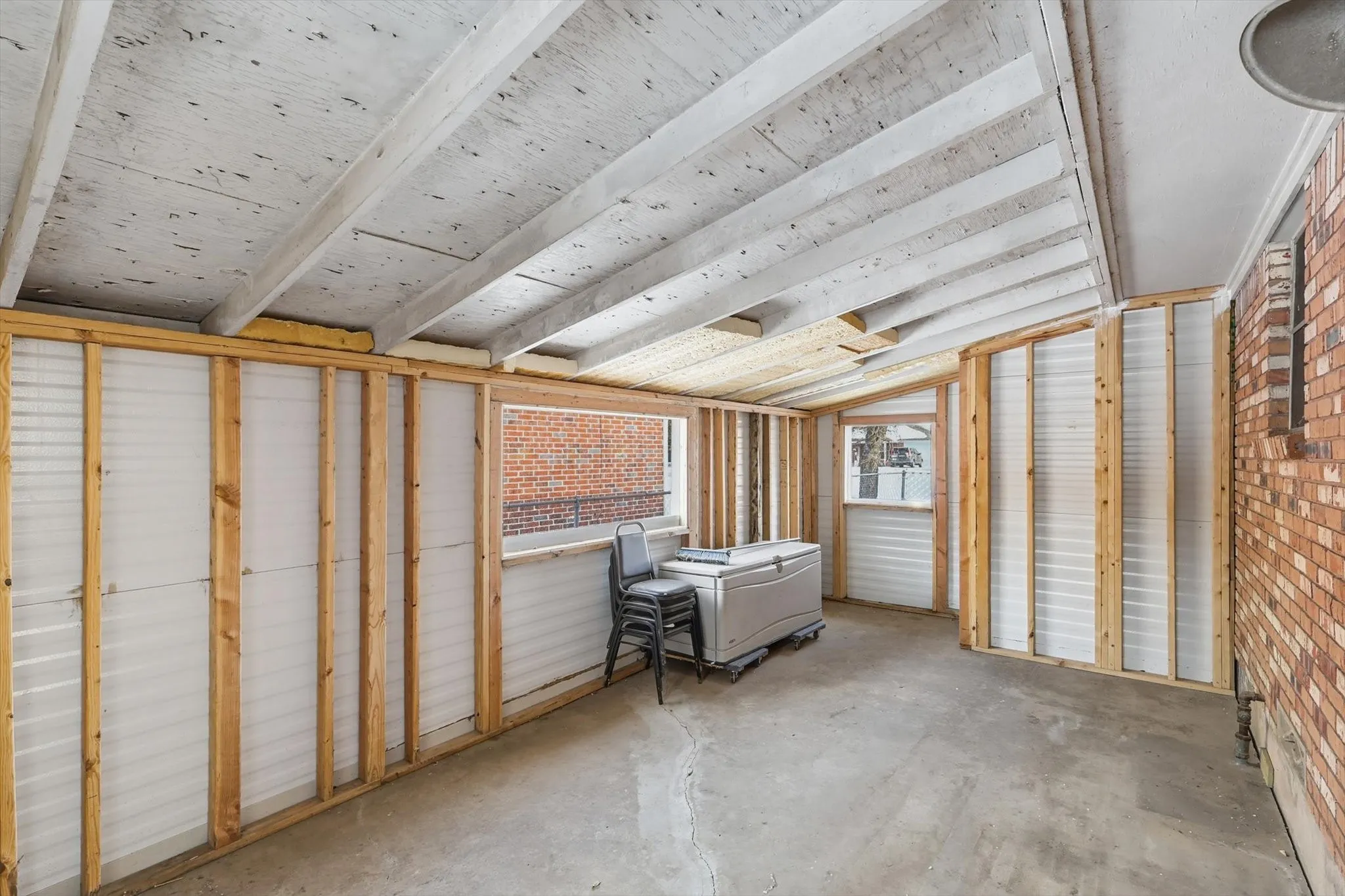 Single Family Residence For Sale in Denton County , 107 N 7th Street, Krum, Texas 76249, 3 Bedrooms, 2 Bathrooms, 2 Garage spaces, 1,416 Sqft, built in 1966, Preowned, Price $280,000, mls#21160601, Real Estate Agent in Krum, Homes For Sale in Denton county, Homes For Sale in Krum, Realtor in Krum Texas, Real Estate Brokerage Independent Realty Texas, Luminita Cordes Realtor