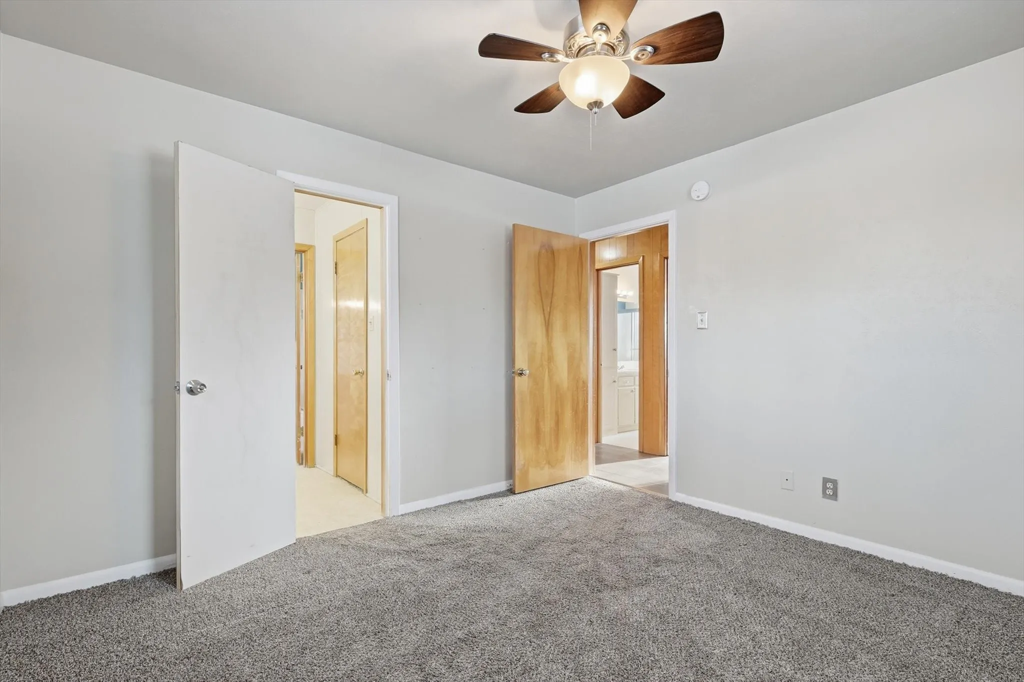Single Family Residence For Sale in Denton County , 107 N 7th Street, Krum, Texas 76249, 3 Bedrooms, 2 Bathrooms, 2 Garage spaces, 1,416 Sqft, built in 1966, Preowned, Price $280,000, mls#21160601, Real Estate Agent in Krum, Homes For Sale in Denton county, Homes For Sale in Krum, Realtor in Krum Texas, Real Estate Brokerage Independent Realty Texas, Luminita Cordes Realtor