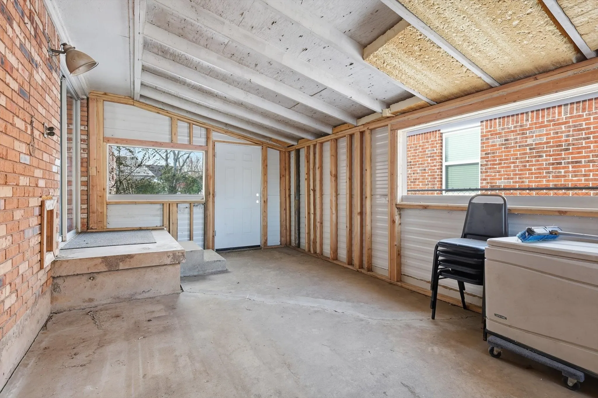 Single Family Residence For Sale in Denton County , 107 N 7th Street, Krum, Texas 76249, 3 Bedrooms, 2 Bathrooms, 2 Garage spaces, 1,416 Sqft, built in 1966, Preowned, Price $280,000, mls#21160601, Real Estate Agent in Krum, Homes For Sale in Denton county, Homes For Sale in Krum, Realtor in Krum Texas, Real Estate Brokerage Independent Realty Texas, Luminita Cordes Realtor