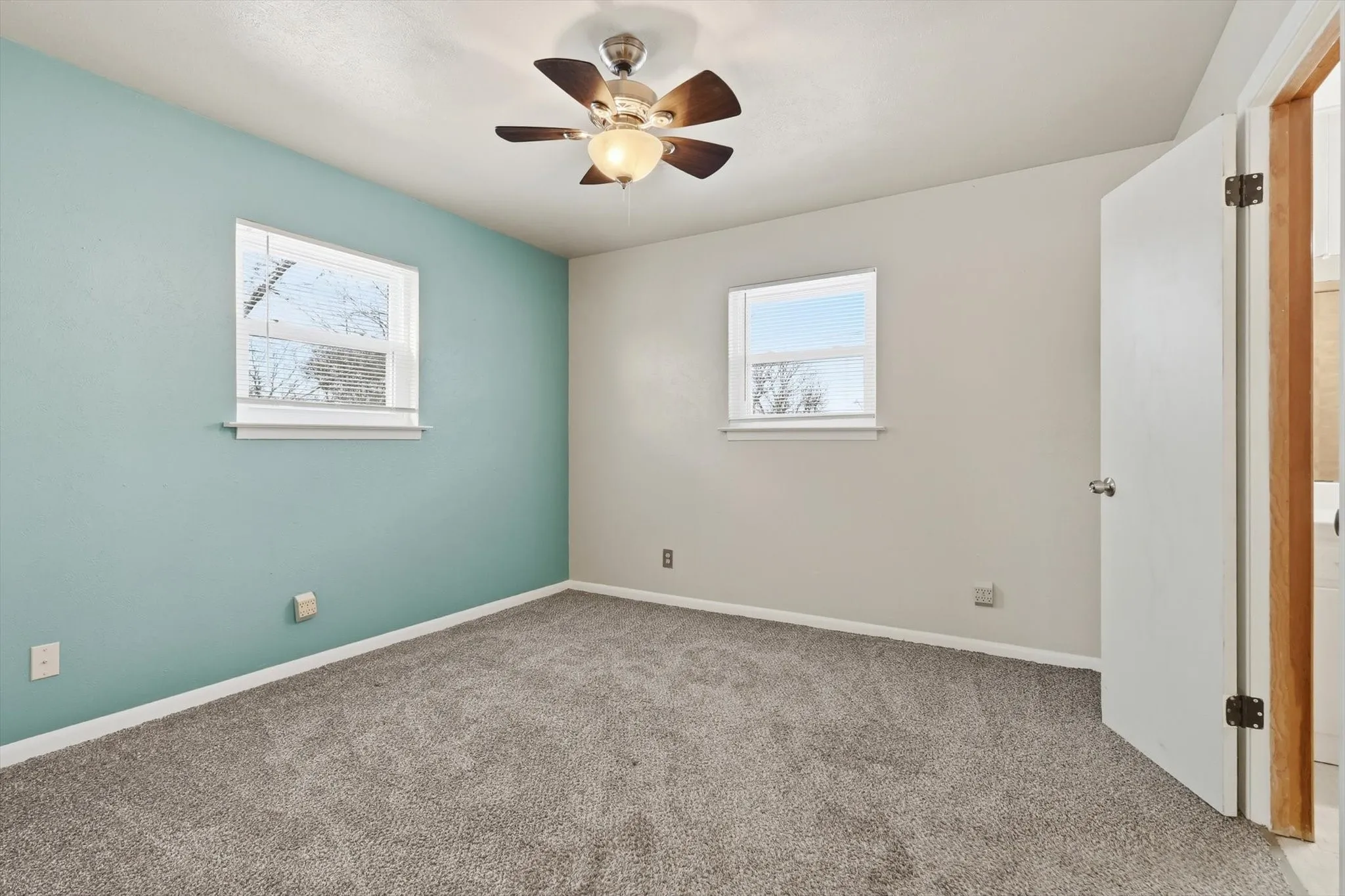 Single Family Residence For Sale in Denton County , 107 N 7th Street, Krum, Texas 76249, 3 Bedrooms, 2 Bathrooms, 2 Garage spaces, 1,416 Sqft, built in 1966, Preowned, Price $280,000, mls#21160601, Real Estate Agent in Krum, Homes For Sale in Denton county, Homes For Sale in Krum, Realtor in Krum Texas, Real Estate Brokerage Independent Realty Texas, Luminita Cordes Realtor