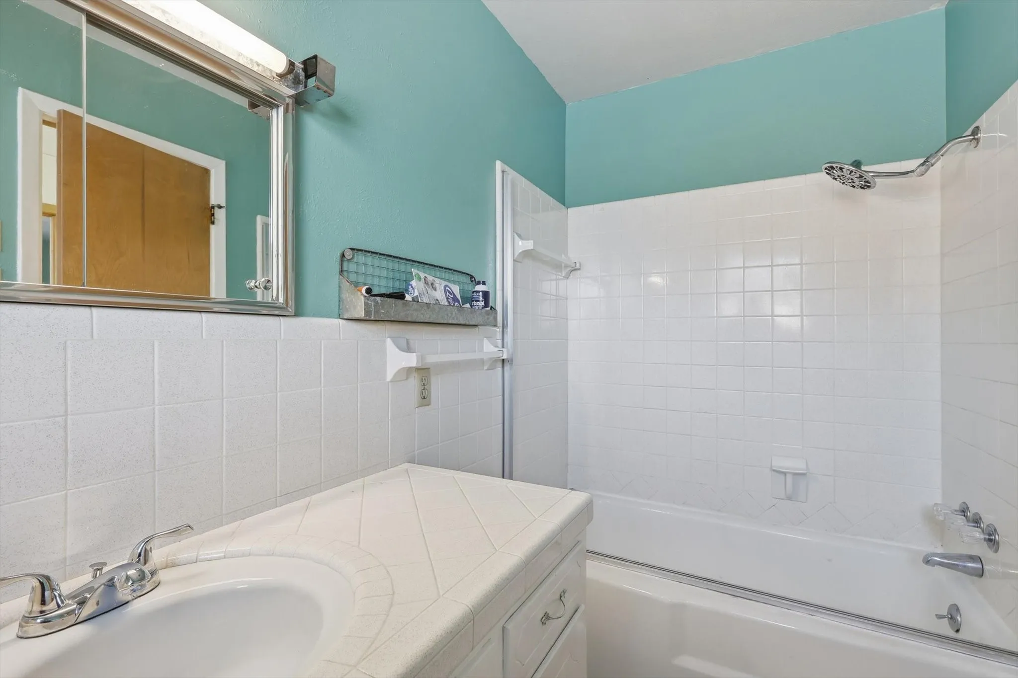 Single Family Residence For Sale in Denton County , 107 N 7th Street, Krum, Texas 76249, 3 Bedrooms, 2 Bathrooms, 2 Garage spaces, 1,416 Sqft, built in 1966, Preowned, Price $280,000, mls#21160601, Real Estate Agent in Krum, Homes For Sale in Denton county, Homes For Sale in Krum, Realtor in Krum Texas, Real Estate Brokerage Independent Realty Texas, Luminita Cordes Realtor