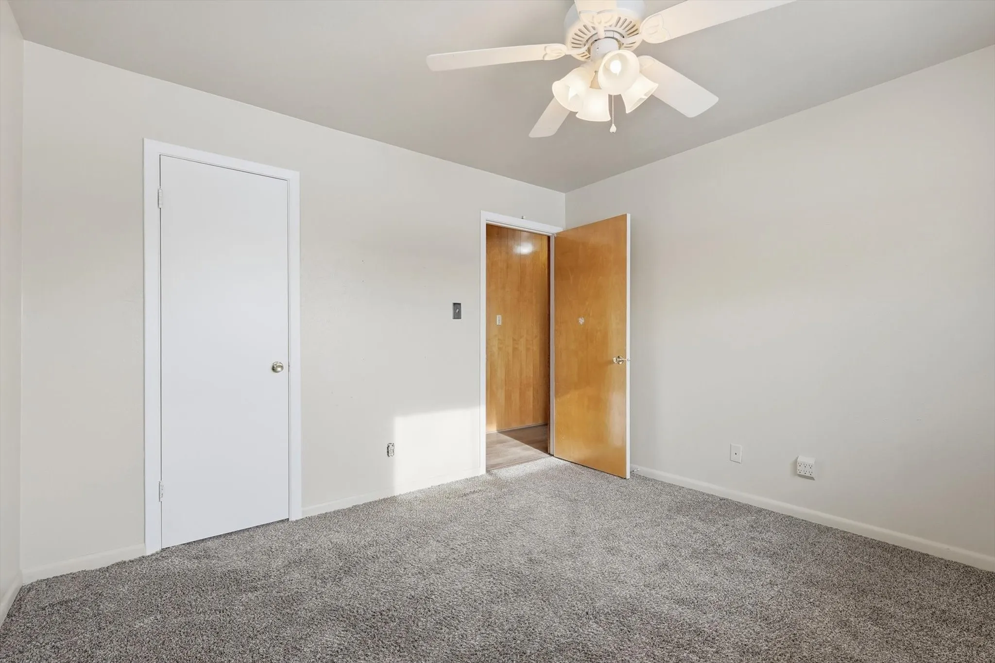 Single Family Residence For Sale in Denton County , 107 N 7th Street, Krum, Texas 76249, 3 Bedrooms, 2 Bathrooms, 2 Garage spaces, 1,416 Sqft, built in 1966, Preowned, Price $280,000, mls#21160601, Real Estate Agent in Krum, Homes For Sale in Denton county, Homes For Sale in Krum, Realtor in Krum Texas, Real Estate Brokerage Independent Realty Texas, Luminita Cordes Realtor