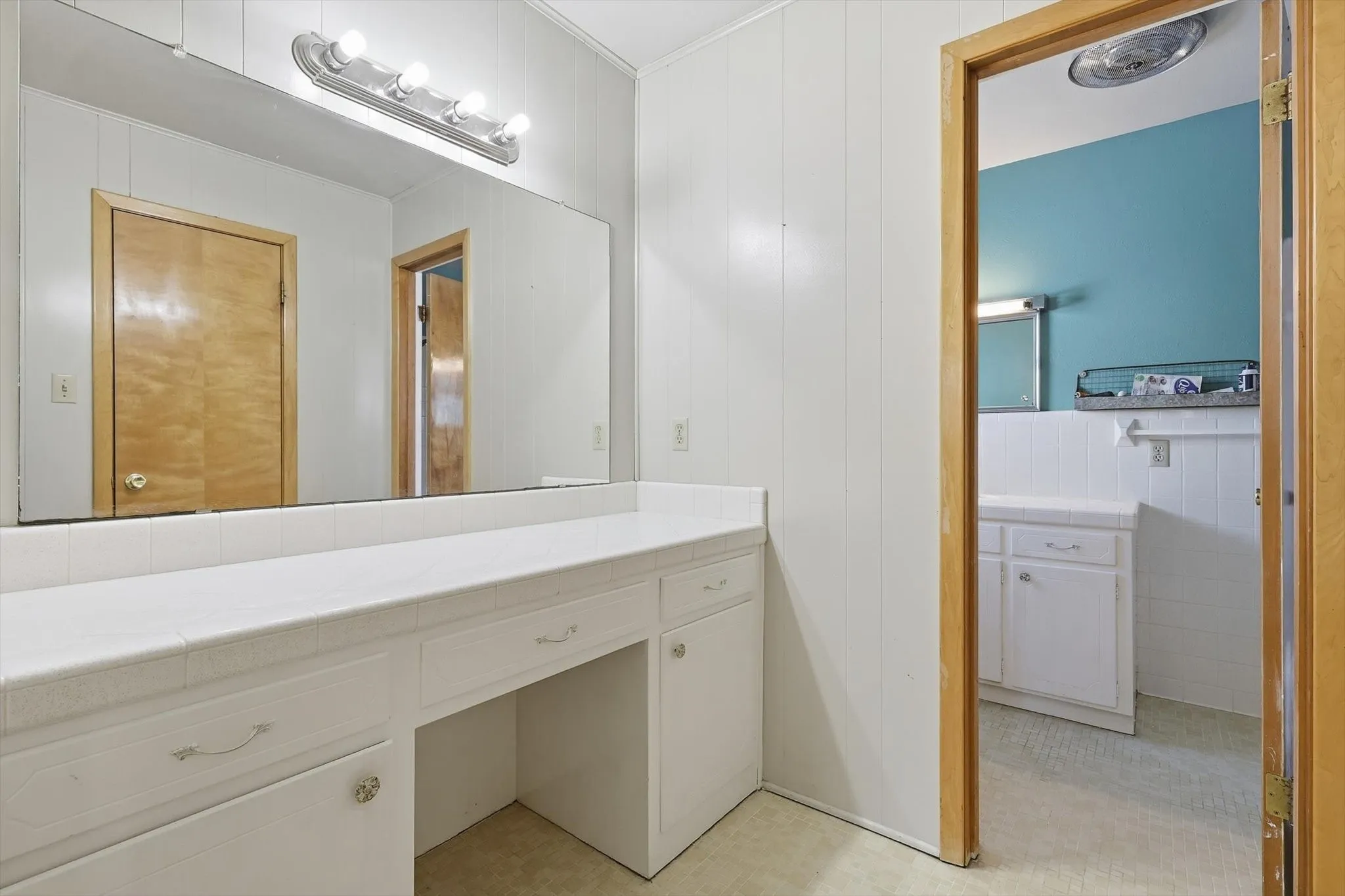 Single Family Residence For Sale in Denton County , 107 N 7th Street, Krum, Texas 76249, 3 Bedrooms, 2 Bathrooms, 2 Garage spaces, 1,416 Sqft, built in 1966, Preowned, Price $280,000, mls#21160601, Real Estate Agent in Krum, Homes For Sale in Denton county, Homes For Sale in Krum, Realtor in Krum Texas, Real Estate Brokerage Independent Realty Texas, Luminita Cordes Realtor