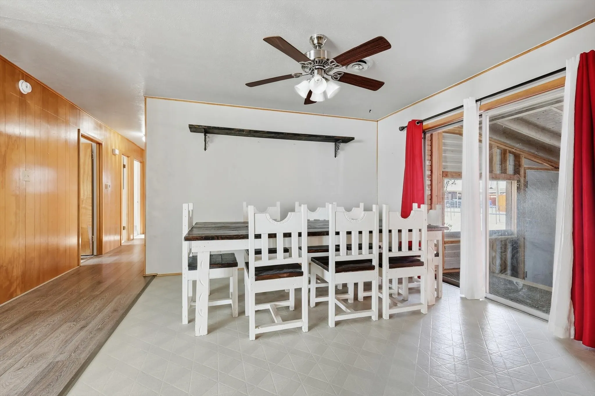Single Family Residence For Sale in Denton County , 107 N 7th Street, Krum, Texas 76249, 3 Bedrooms, 2 Bathrooms, 2 Garage spaces, 1,416 Sqft, built in 1966, Preowned, Price $280,000, mls#21160601, Real Estate Agent in Krum, Homes For Sale in Denton county, Homes For Sale in Krum, Realtor in Krum Texas, Real Estate Brokerage Independent Realty Texas, Luminita Cordes Realtor