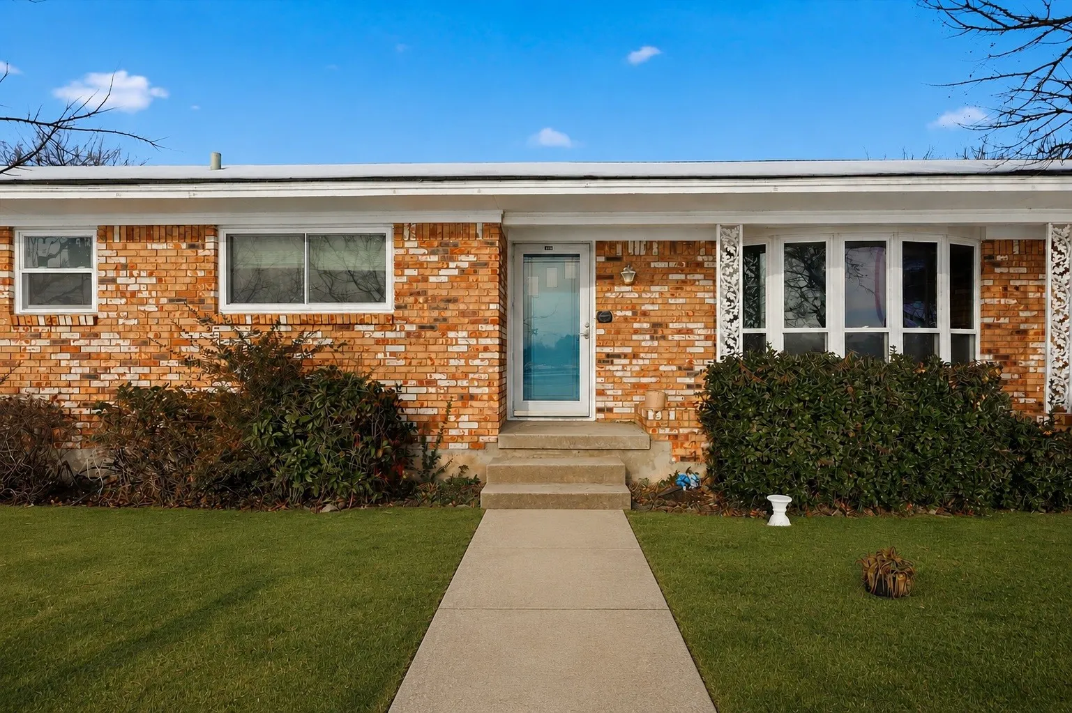 Single Family Residence For Sale in Denton County , 107 N 7th Street, Krum, Texas 76249, 3 Bedrooms, 2 Bathrooms, 2 Garage spaces, 1,416 Sqft, built in 1966, Preowned, Price $280,000, mls#21160601, Real Estate Agent in Krum, Homes For Sale in Denton county, Homes For Sale in Krum, Realtor in Krum Texas, Real Estate Brokerage Independent Realty Texas, Luminita Cordes Realtor