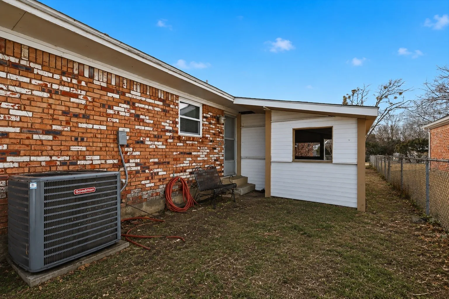 Single Family Residence For Sale in Denton County , 107 N 7th Street, Krum, Texas 76249, 3 Bedrooms, 2 Bathrooms, 2 Garage spaces, 1,416 Sqft, built in 1966, Preowned, Price $280,000, mls#21160601, Real Estate Agent in Krum, Homes For Sale in Denton county, Homes For Sale in Krum, Realtor in Krum Texas, Real Estate Brokerage Independent Realty Texas, Luminita Cordes Realtor