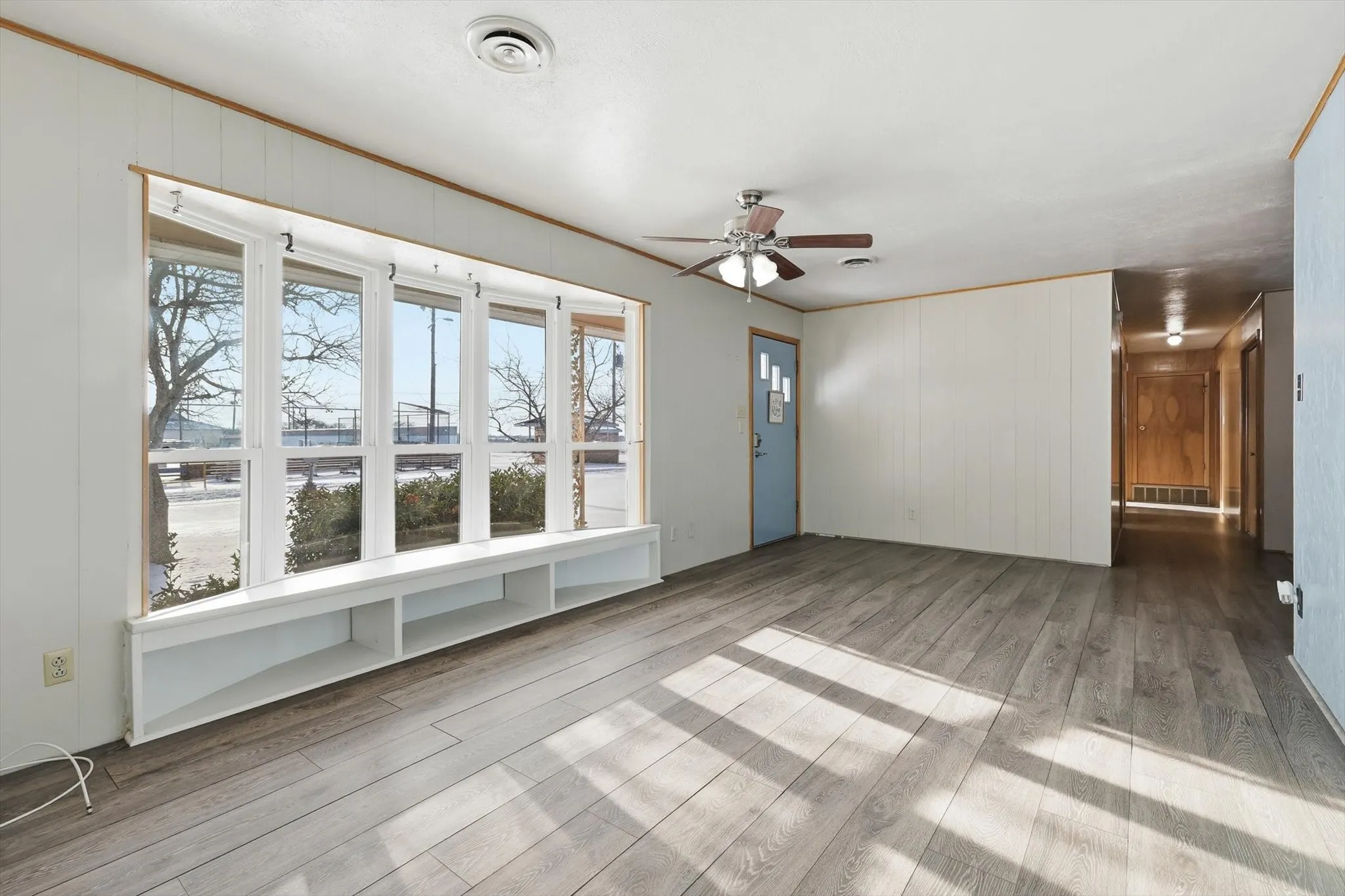 Single Family Residence For Sale in Denton County , 107 N 7th Street, Krum, Texas 76249, 3 Bedrooms, 2 Bathrooms, 2 Garage spaces, 1,416 Sqft, built in 1966, Preowned, Price $280,000, mls#21160601, Real Estate Agent in Krum, Homes For Sale in Denton county, Homes For Sale in Krum, Realtor in Krum Texas, Real Estate Brokerage Independent Realty Texas, Luminita Cordes Realtor