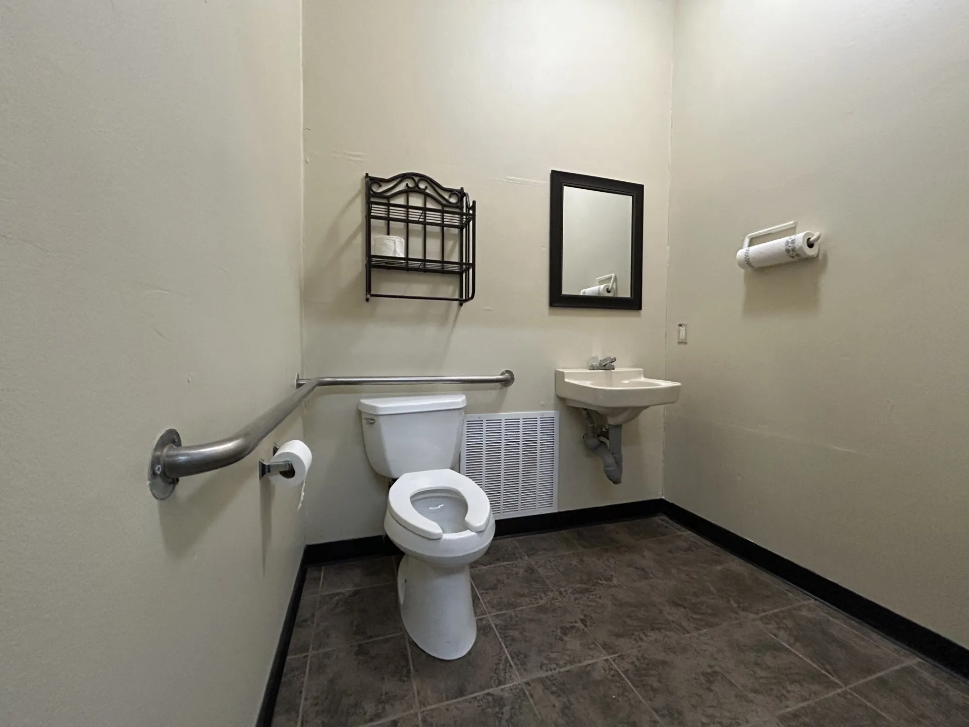 Business For Rent in Denton County , 730 Wainwright Street, Denton, Texas 76201, 0, 0, Garage spaces, 1,472 Sqft, built in 1956, Preowned, Price $1,595, mls#21111893, Real Estate Agent in Denton, Homes For Rent in Denton county, Homes For Rent in Denton, Realtor in Denton Texas, Real Estate Brokerage Independent Realty Texas, Luminita Cordes Realtor
