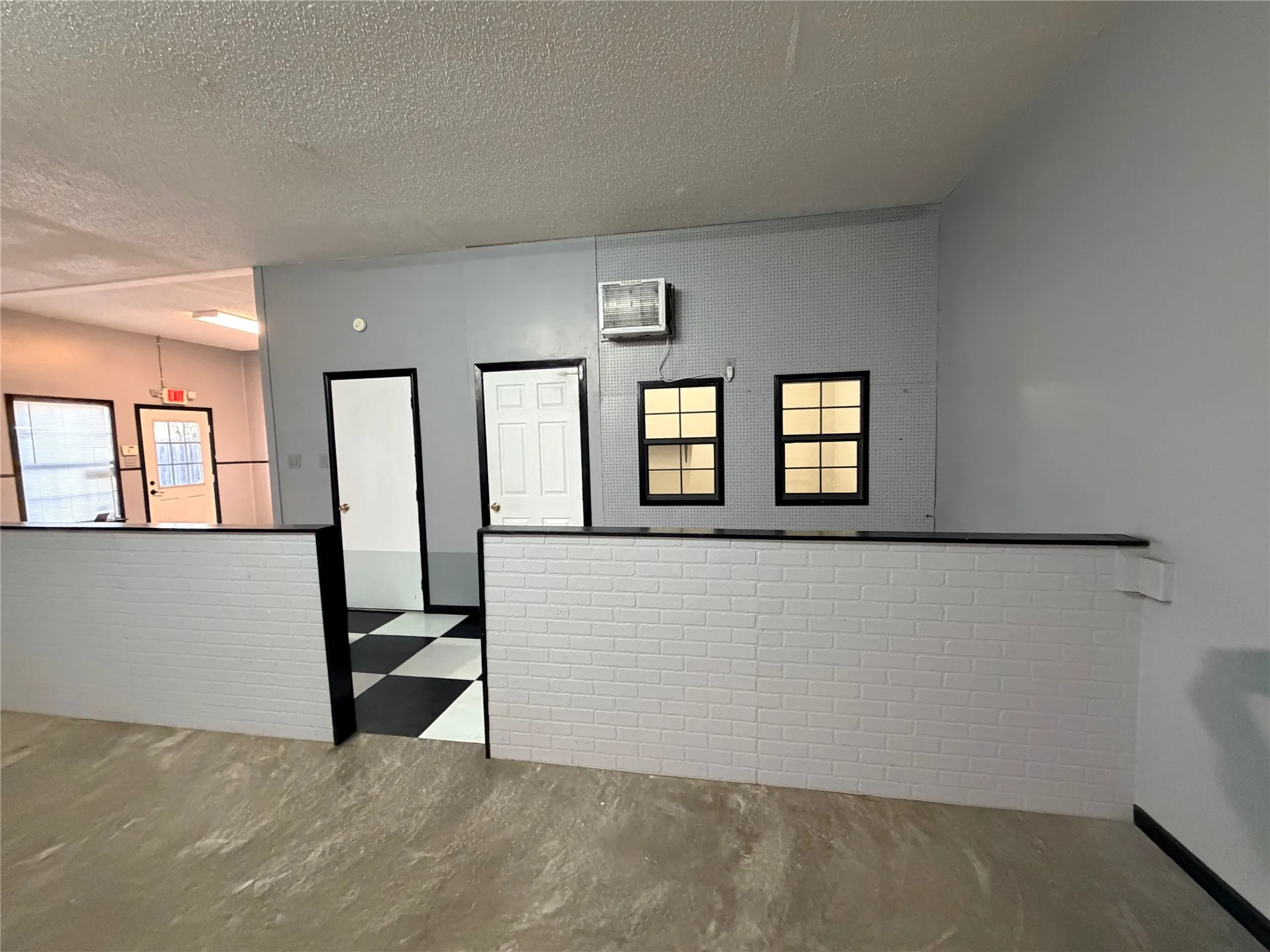 Business For Rent in Denton County , 730 Wainwright Street, Denton, Texas 76201, 0, 0, Garage spaces, 1,472 Sqft, built in 1956, Preowned, Price $1,595, mls#21111893, Real Estate Agent in Denton, Homes For Rent in Denton county, Homes For Rent in Denton, Realtor in Denton Texas, Real Estate Brokerage Independent Realty Texas, Luminita Cordes Realtor