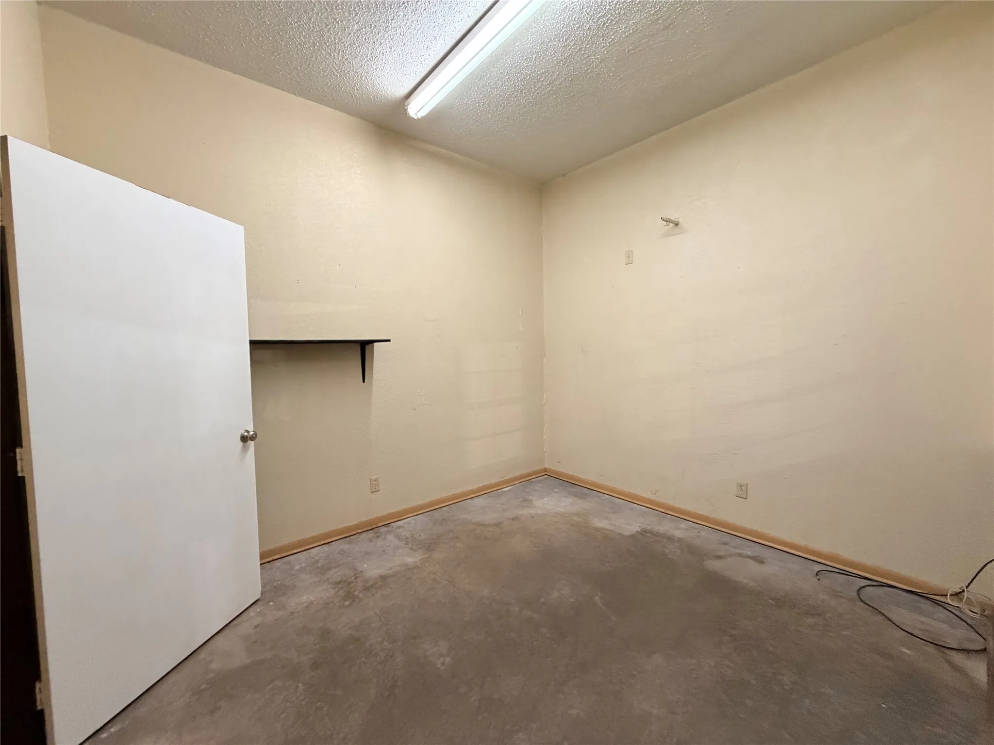 Business For Rent in Denton County , 730 Wainwright Street, Denton, Texas 76201, 0, 0, Garage spaces, 1,472 Sqft, built in 1956, Preowned, Price $1,595, mls#21111893, Real Estate Agent in Denton, Homes For Rent in Denton county, Homes For Rent in Denton, Realtor in Denton Texas, Real Estate Brokerage Independent Realty Texas, Luminita Cordes Realtor