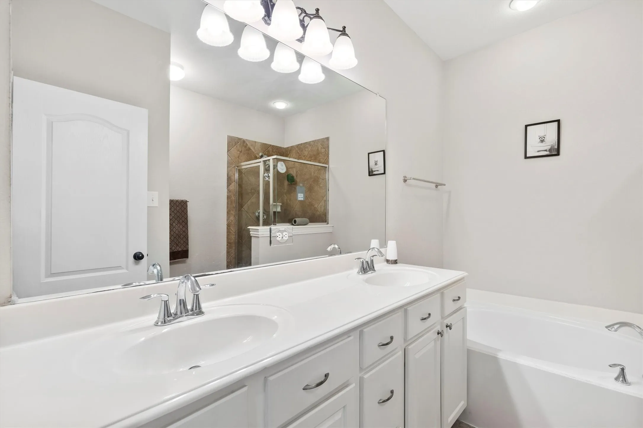 Townhouse For Sale in Collin County , 834 Apple Hill Drive, Allen, Texas 75013, 2 Bedrooms, 3 Bathrooms, 2 Garage spaces, 1,765 Sqft, built in 2007, Preowned, Price $333,000, mls#21171232, Real Estate Agent in Allen, Homes For Sale in Collin county, Homes For Sale in Allen, Realtor in Allen Texas, Real Estate Brokerage Independent Realty Texas, Luminita Cordes Realtor