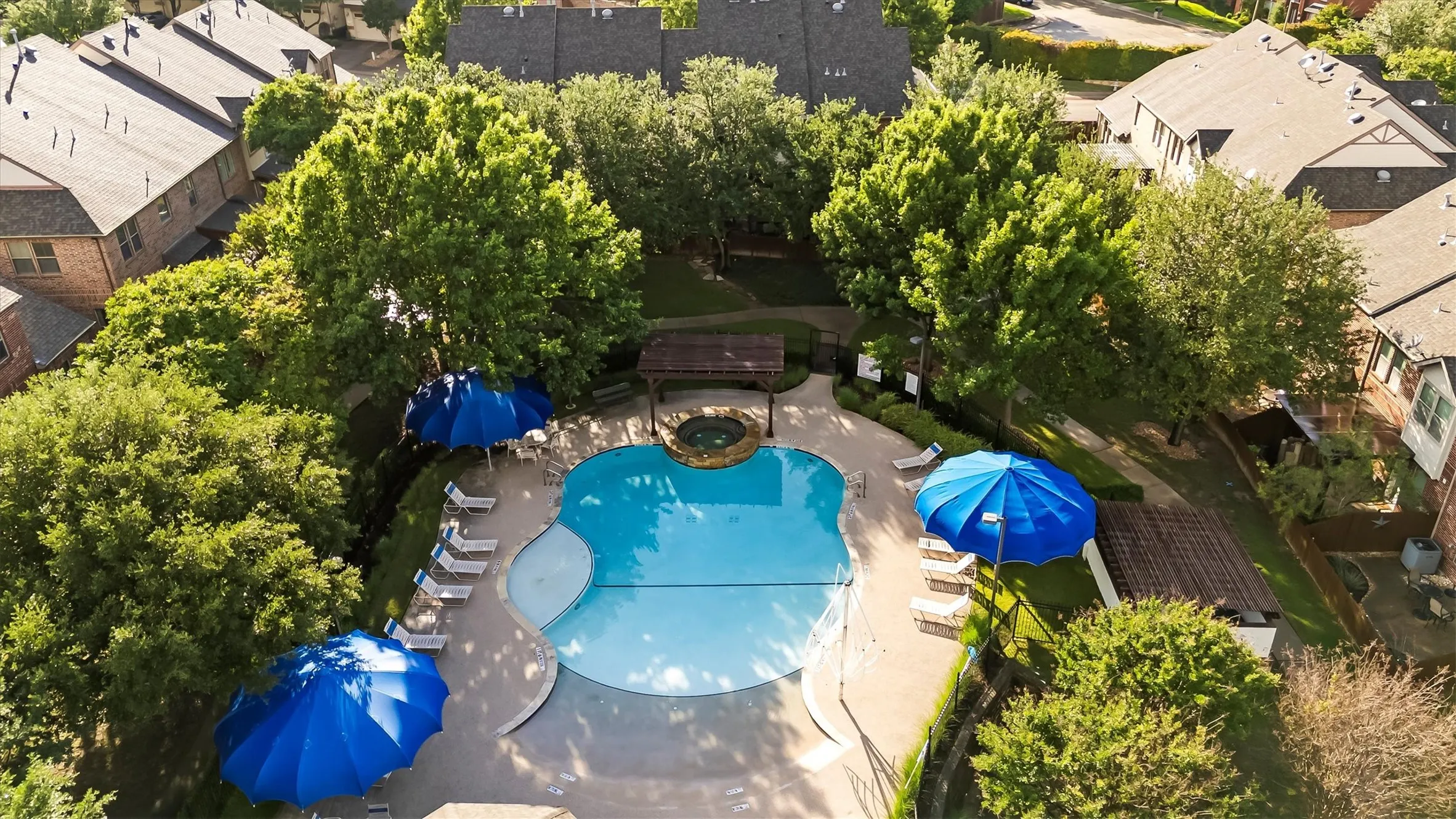 Townhouse For Sale in Collin County , 834 Apple Hill Drive, Allen, Texas 75013, 2 Bedrooms, 3 Bathrooms, 2 Garage spaces, 1,765 Sqft, built in 2007, Preowned, Price $333,000, mls#21171232, Real Estate Agent in Allen, Homes For Sale in Collin county, Homes For Sale in Allen, Realtor in Allen Texas, Real Estate Brokerage Independent Realty Texas, Luminita Cordes Realtor