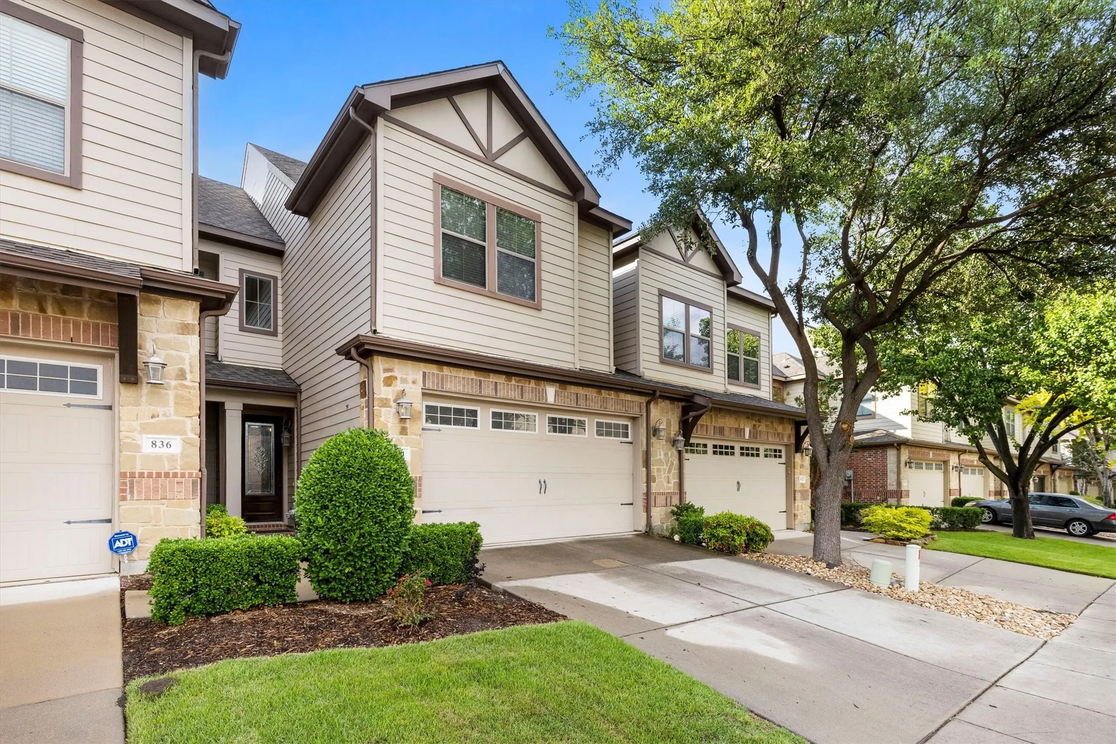 Townhouse For Sale in Collin County , 834 Apple Hill Drive, Allen, Texas 75013, 2 Bedrooms, 3 Bathrooms, 2 Garage spaces, 1,765 Sqft, built in 2007, Preowned, Price $333,000, mls#21171232, Real Estate Agent in Allen, Homes For Sale in Collin county, Homes For Sale in Allen, Realtor in Allen Texas, Real Estate Brokerage Independent Realty Texas, Luminita Cordes Realtor