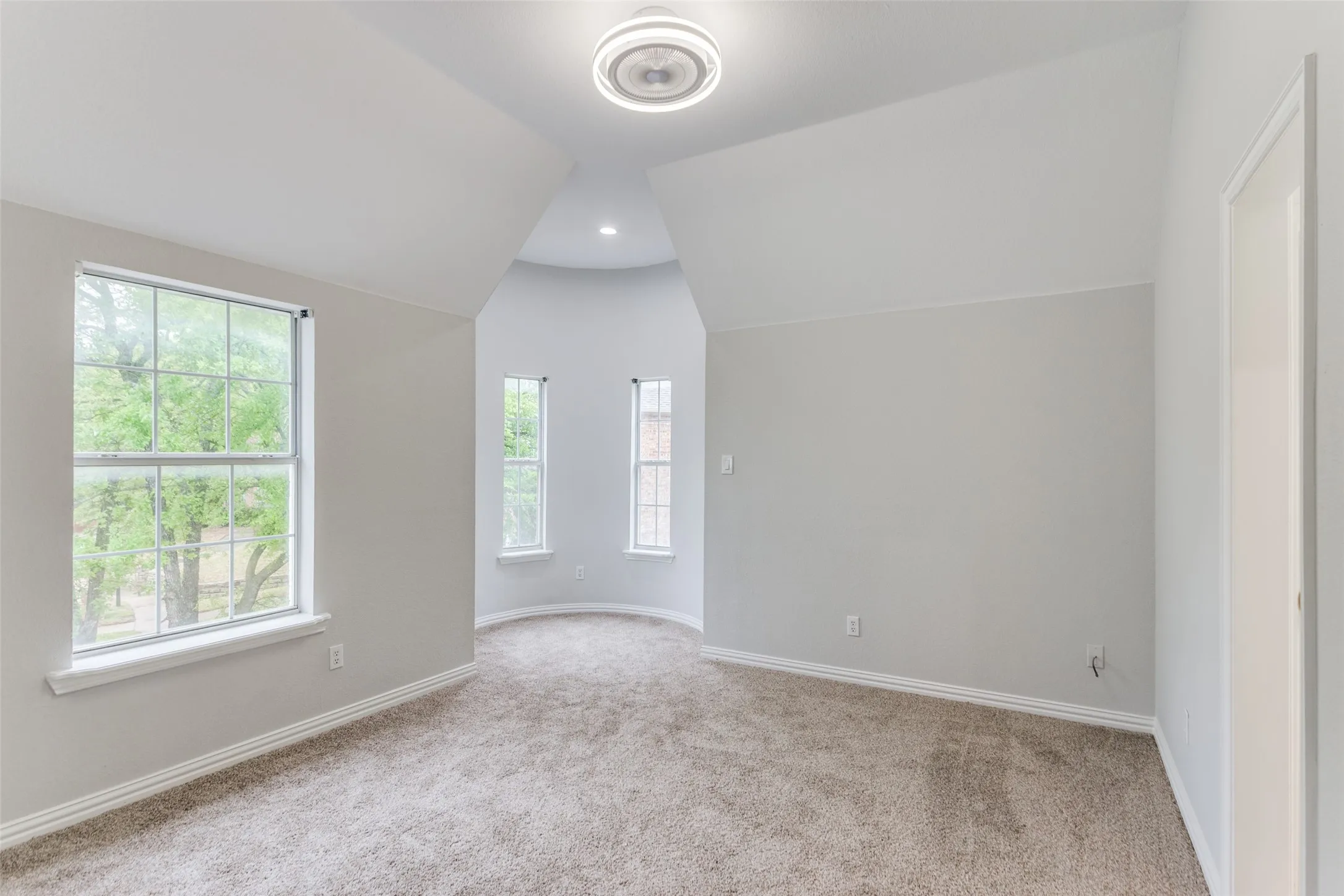Single Family Residence For Sale in Tarrant County , 6315 Millwood Court, Arlington, Texas 76016, 4 Bedrooms, 3 Bathrooms, 3 Garage spaces, 2,930 Sqft, built in 1996, Preowned, Price $650,000, mls#21171209, Real Estate Agent in Arlington, Homes For Sale in Tarrant county, Homes For Sale in Arlington, Realtor in Arlington Texas, Real Estate Brokerage Independent Realty Texas, Luminita Cordes Realtor